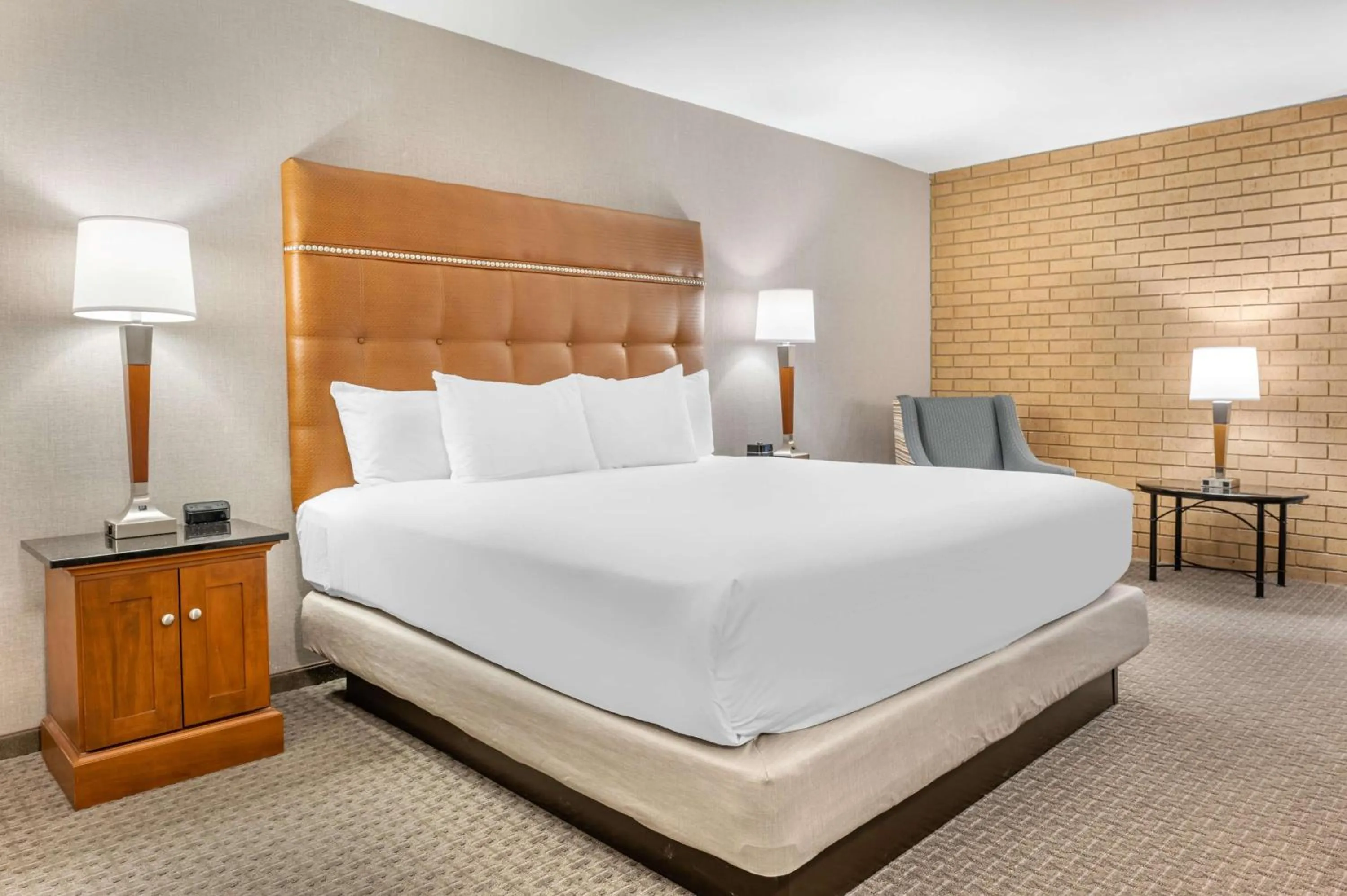 Bedroom, Bed in Drury Inn & Suites Champaign