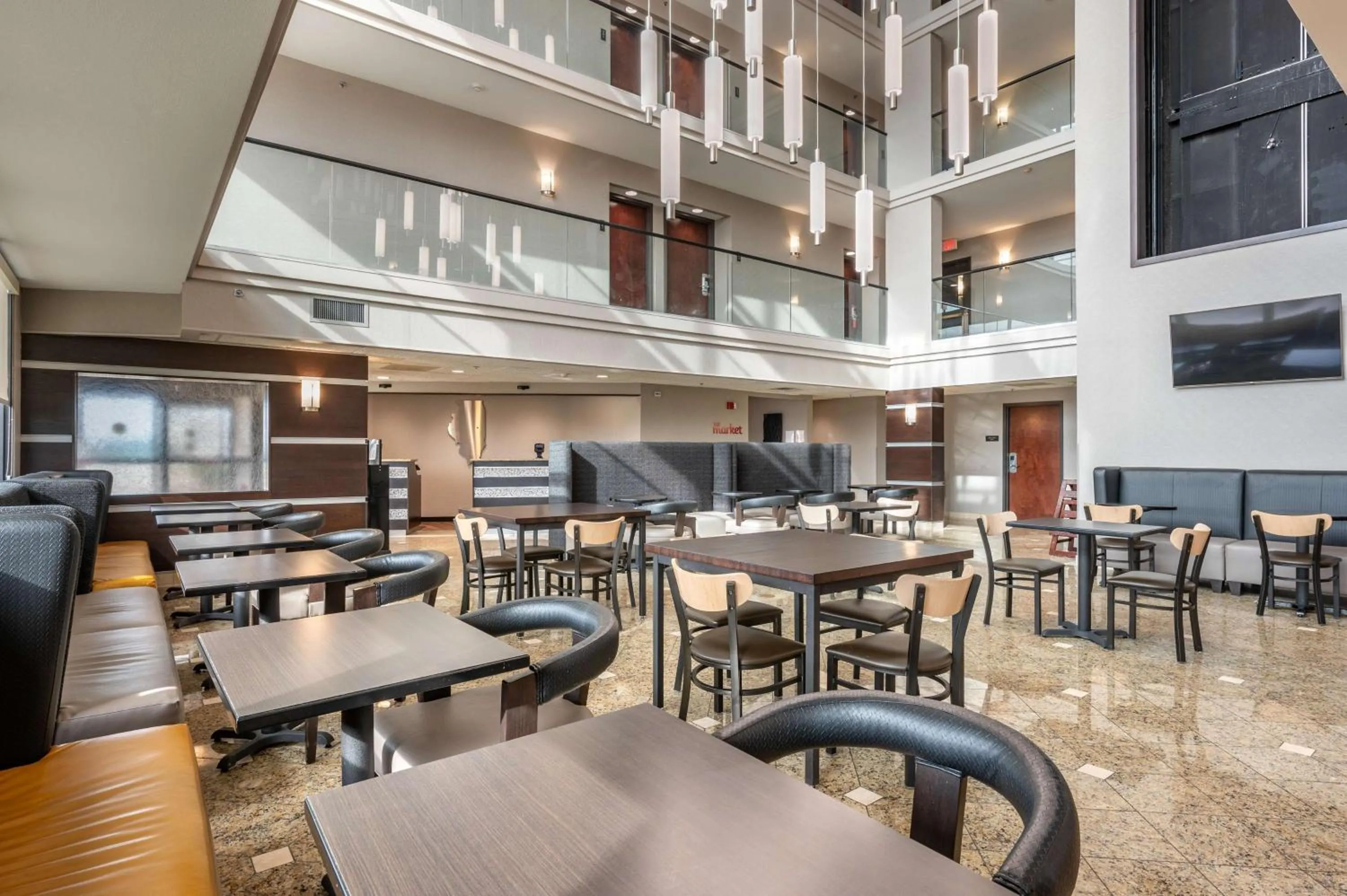 Breakfast in Drury Inn & Suites Champaign