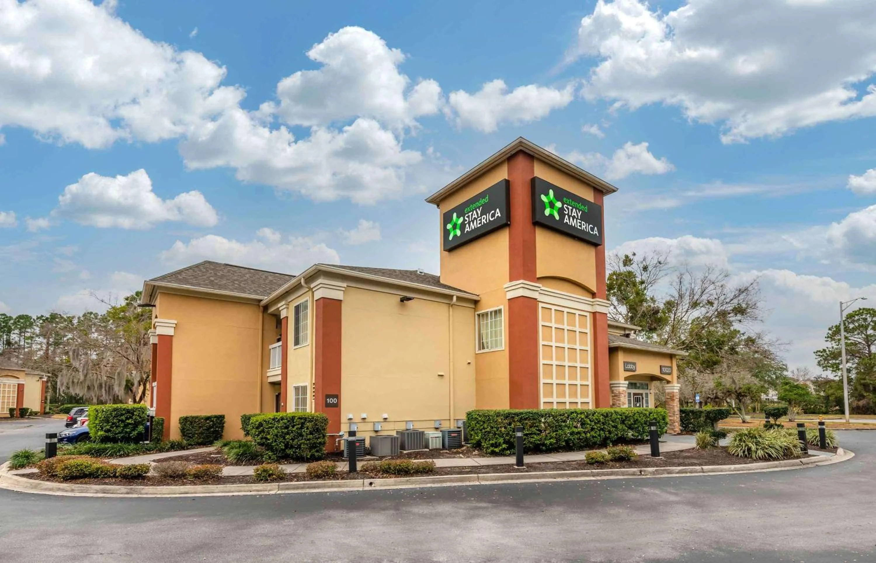 Property building in Extended Stay America Select Suites - Jacksonville - Southside - St Johns Towne Ctr