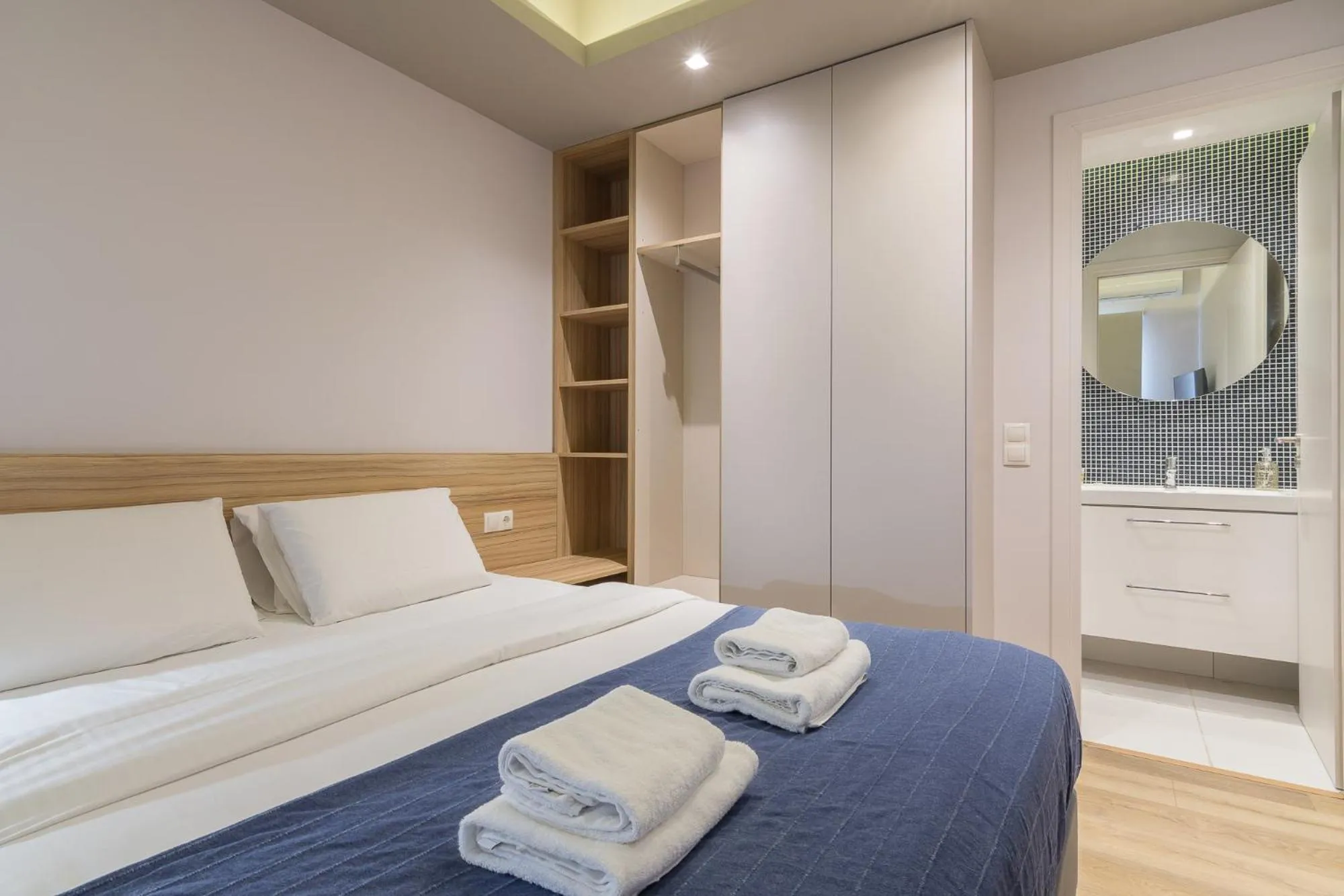 Property building, Bed in Kolokotroni Lofts Syntagma