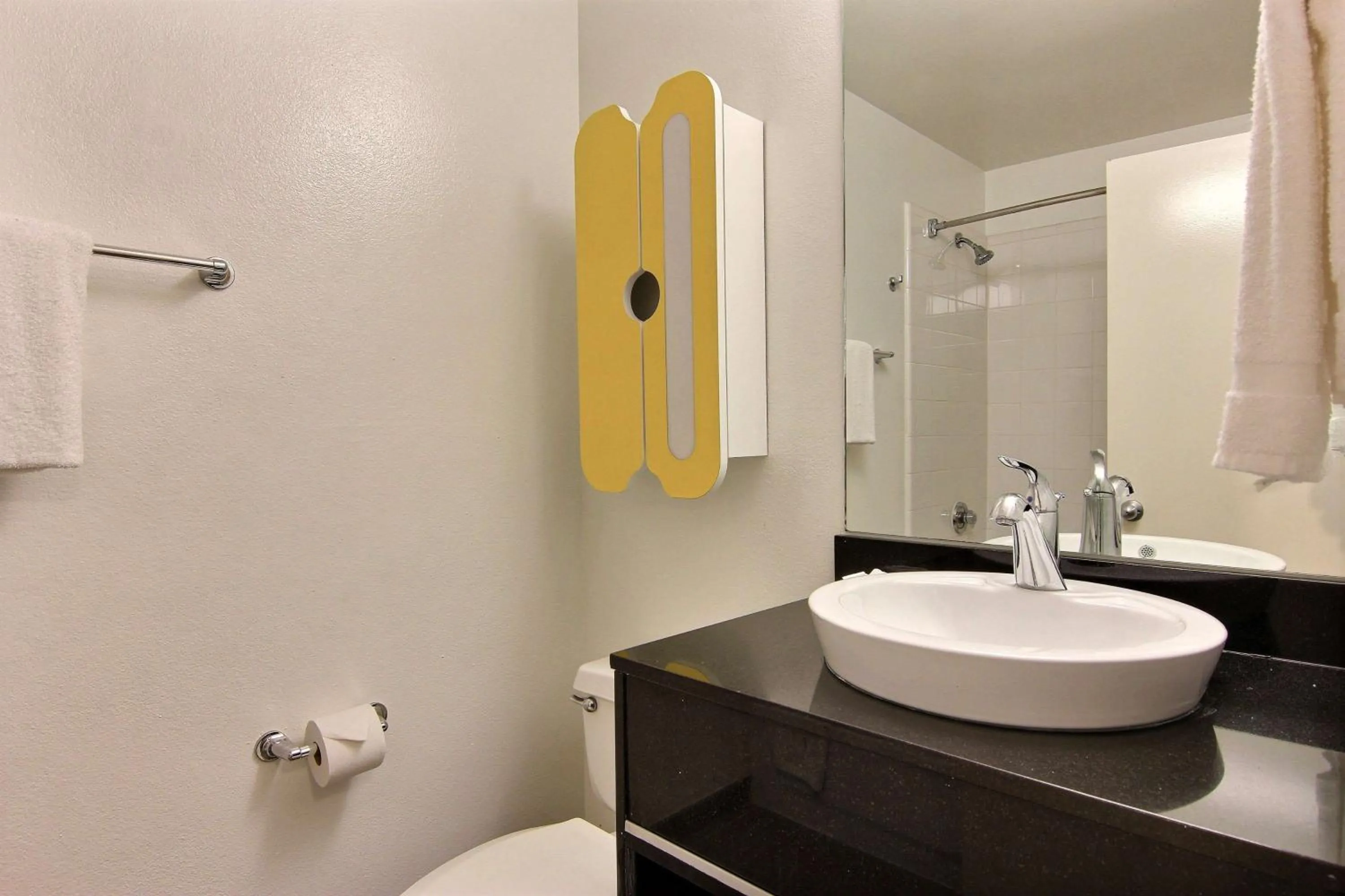 Toilet in Studio 6-Austin, TX - Northwest