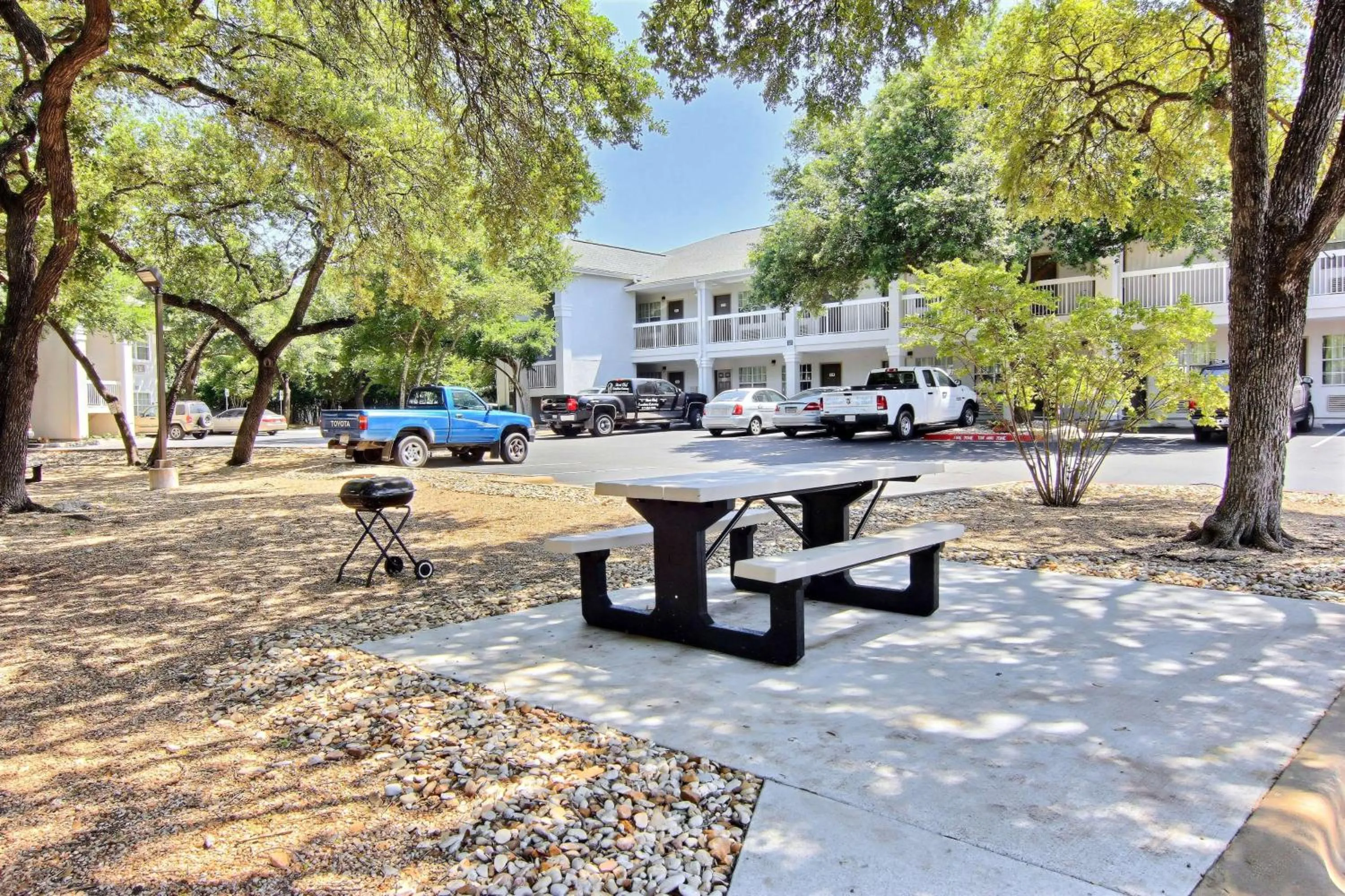 Property building in Studio 6-Austin, TX - Northwest