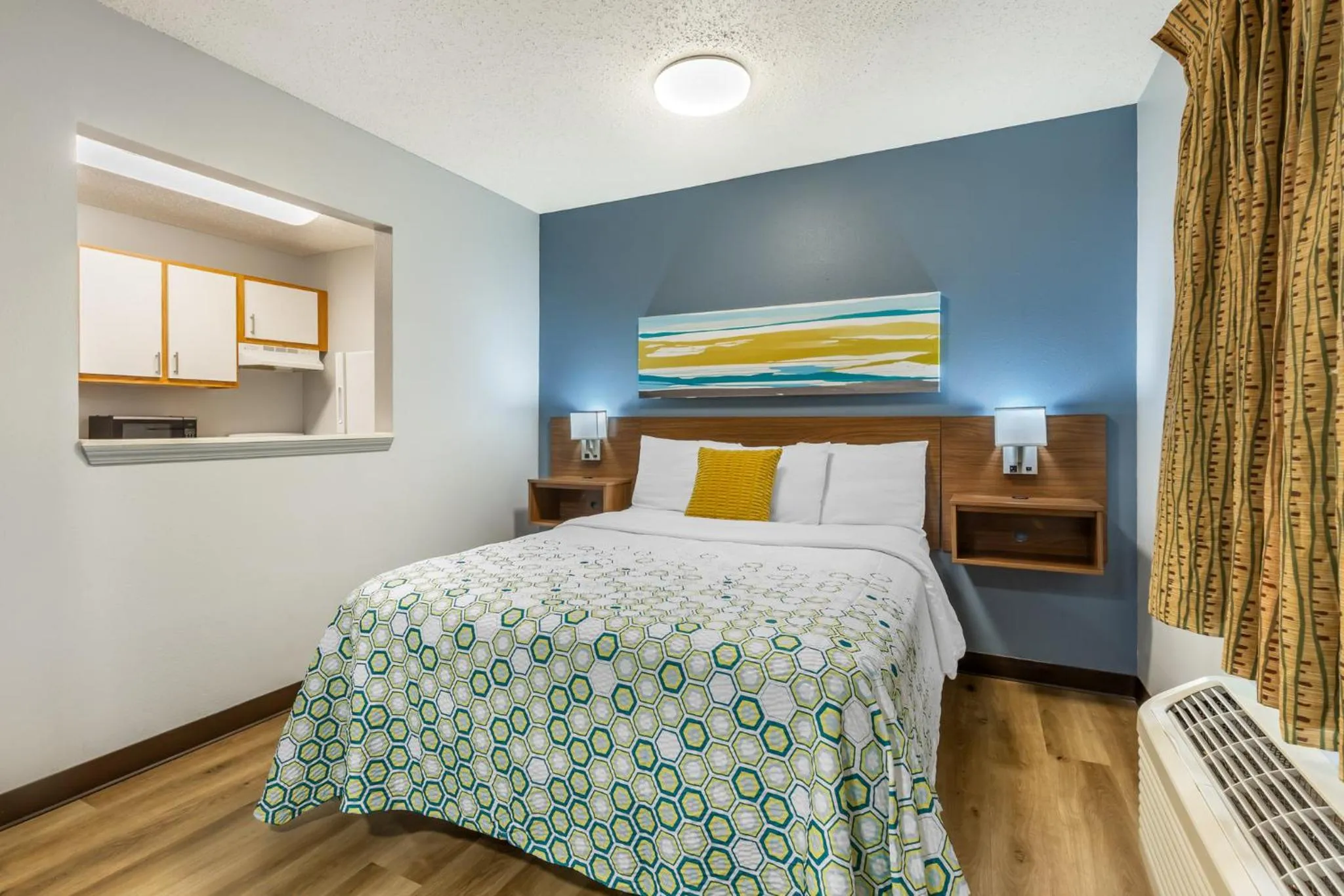 Photo of the whole room, Bed in HomeTowne Studios & Suites by Red Roof Greensboro