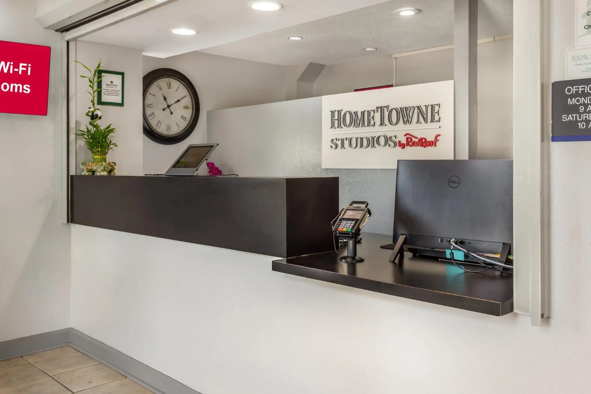 Lobby or reception in HomeTowne Studios & Suites by Red Roof Greensboro