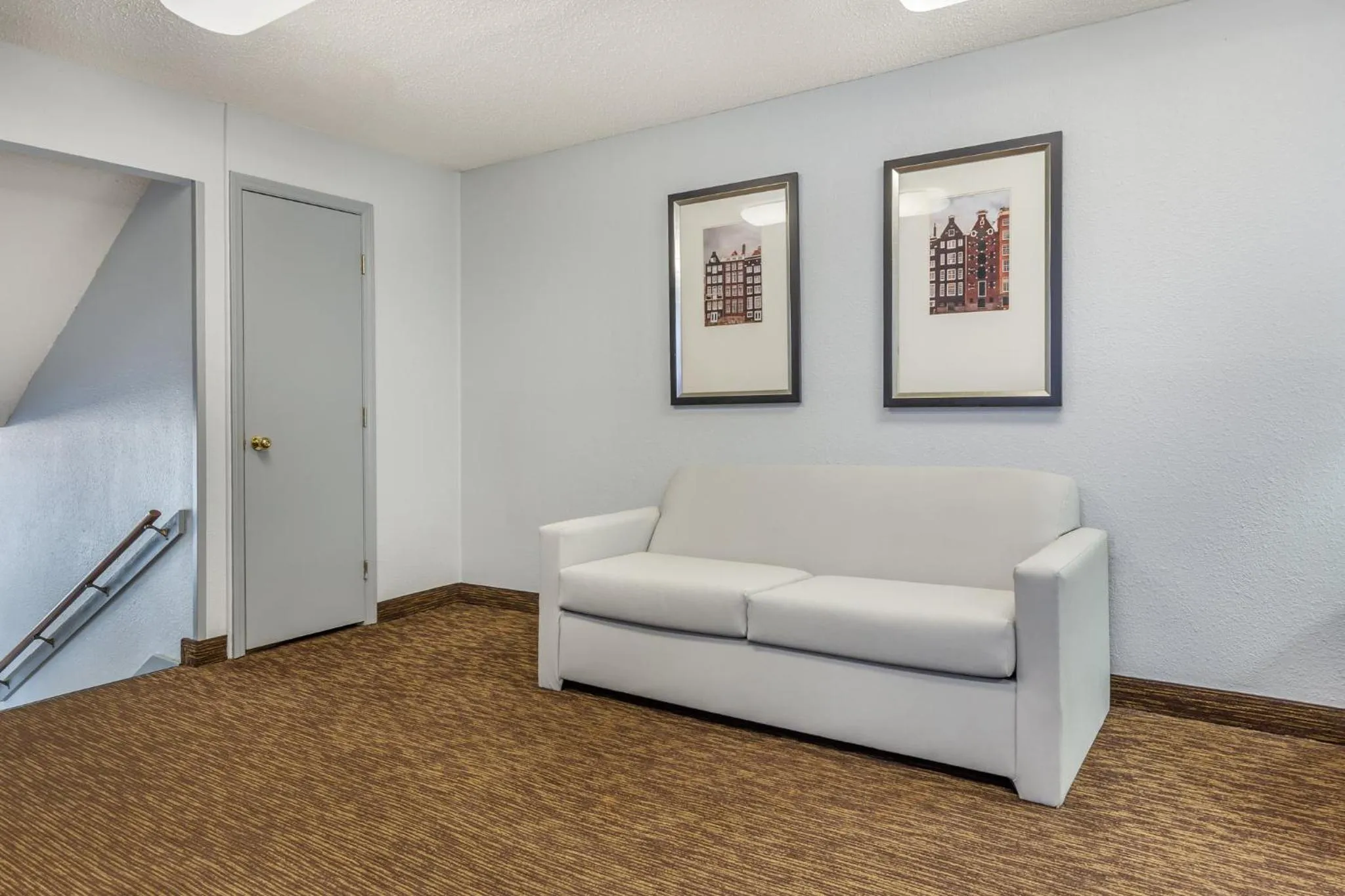 Lobby or reception in HomeTowne Studios & Suites by Red Roof Greensboro