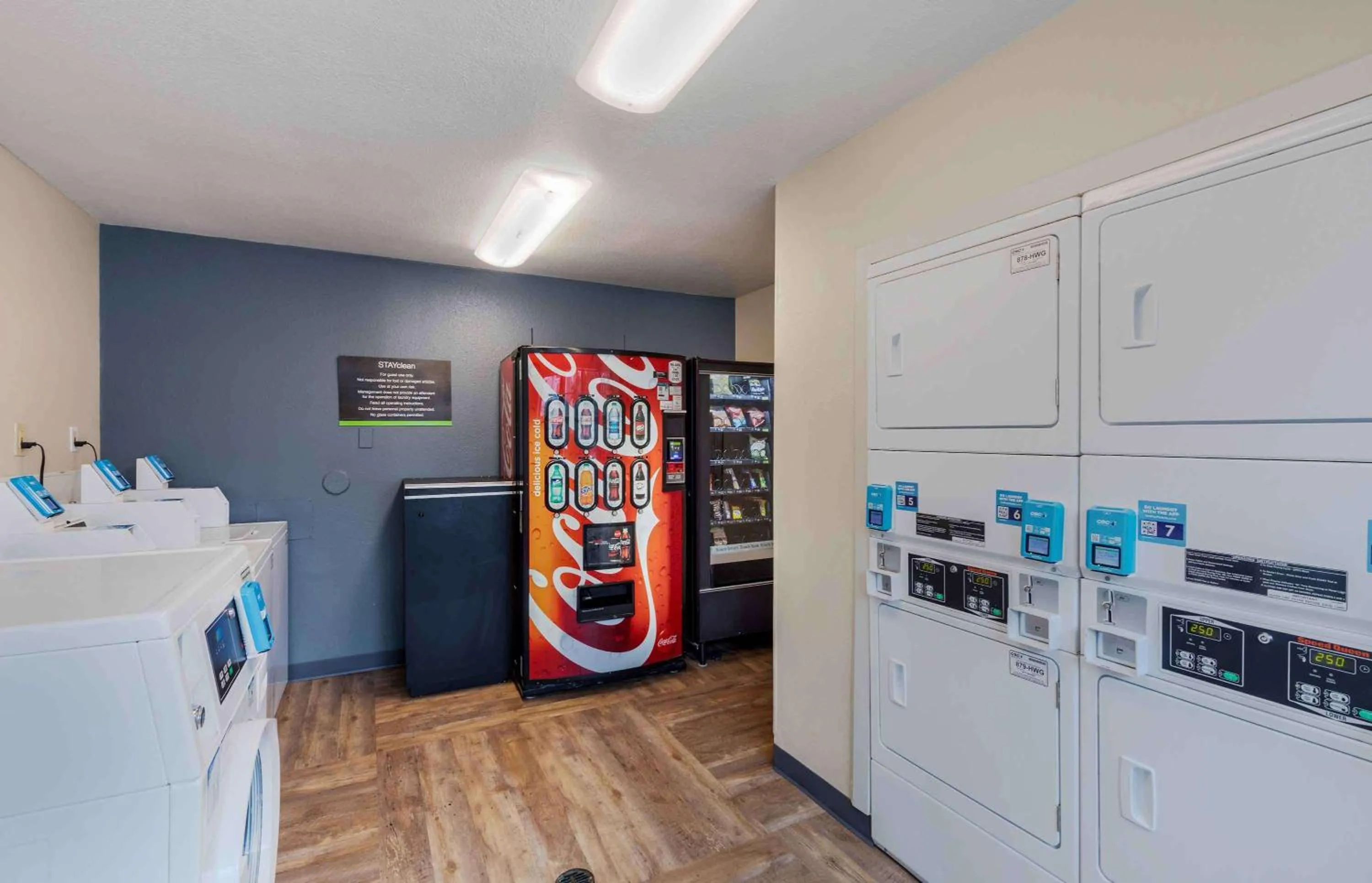 Property building in Extended Stay America Suites - Dallas - Coit Road