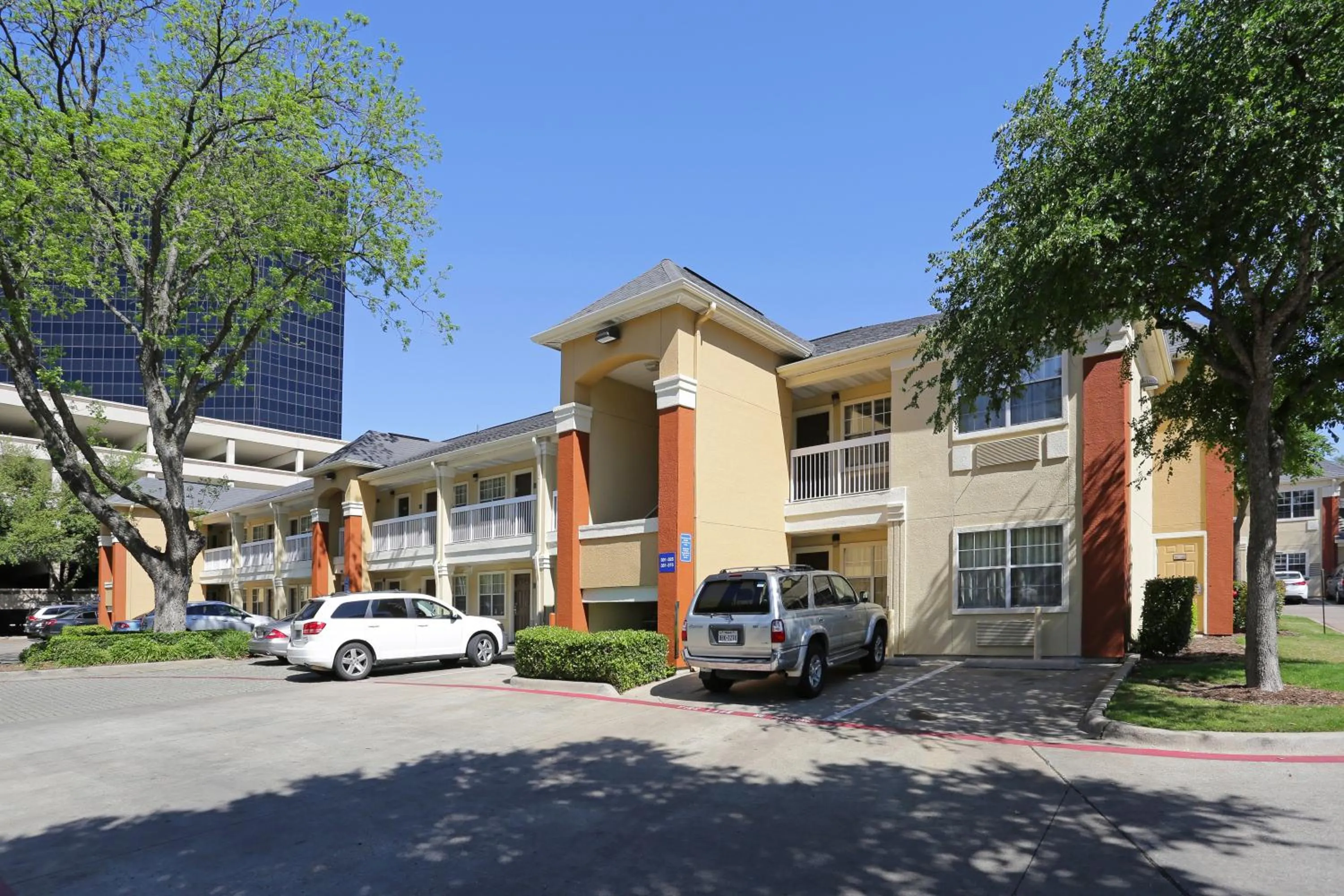 Property building in Extended Stay America Suites - Dallas - Coit Road