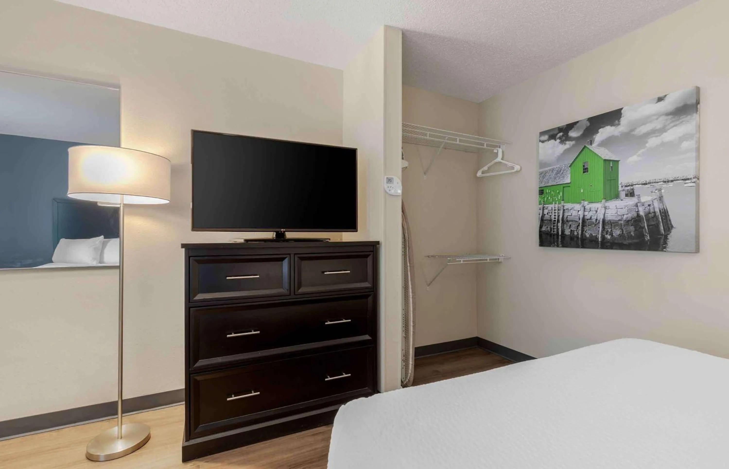 Bedroom, Bed in Extended Stay America Suites - Dallas - Coit Road