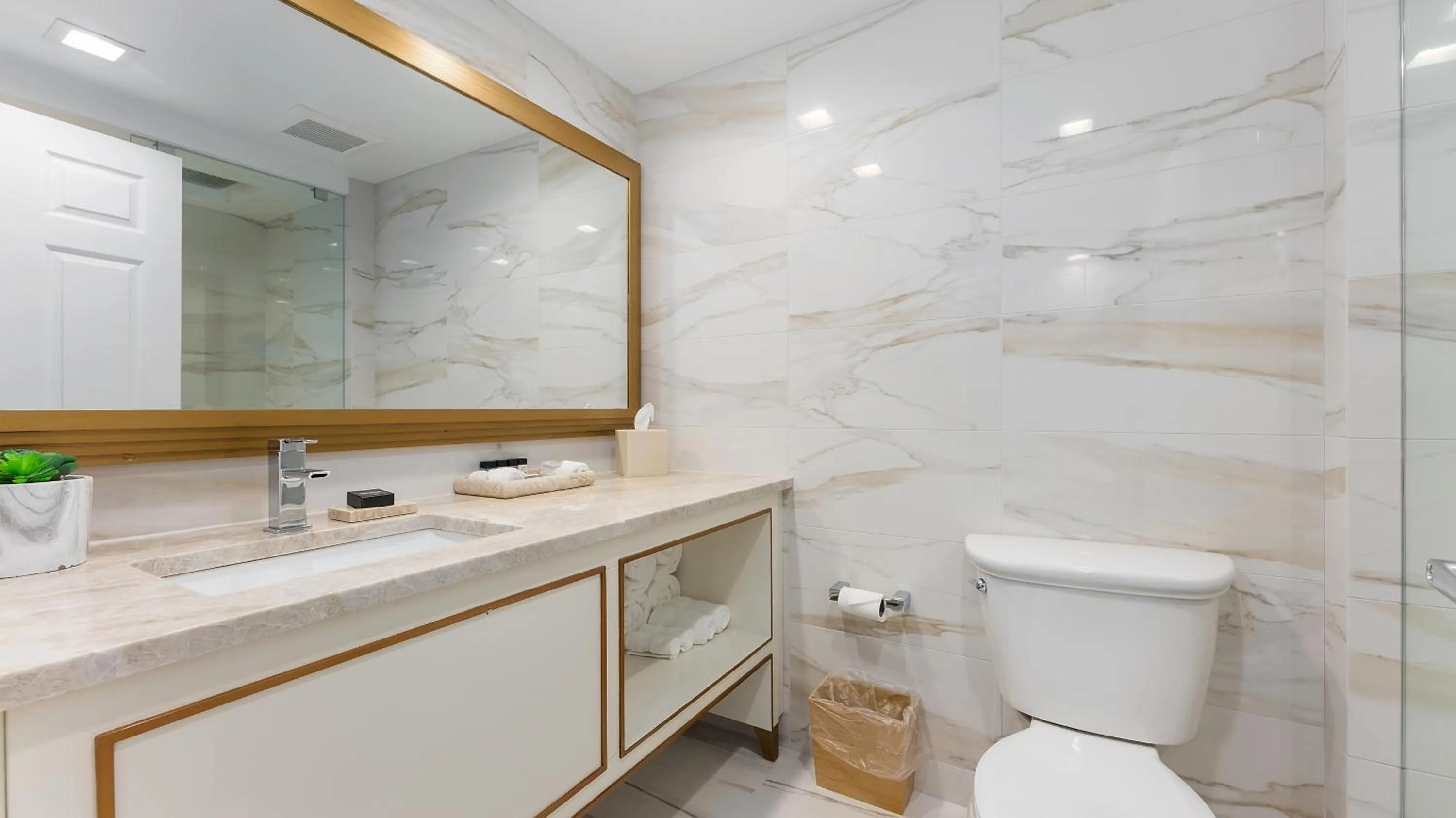 La Mer Beachfront Resort