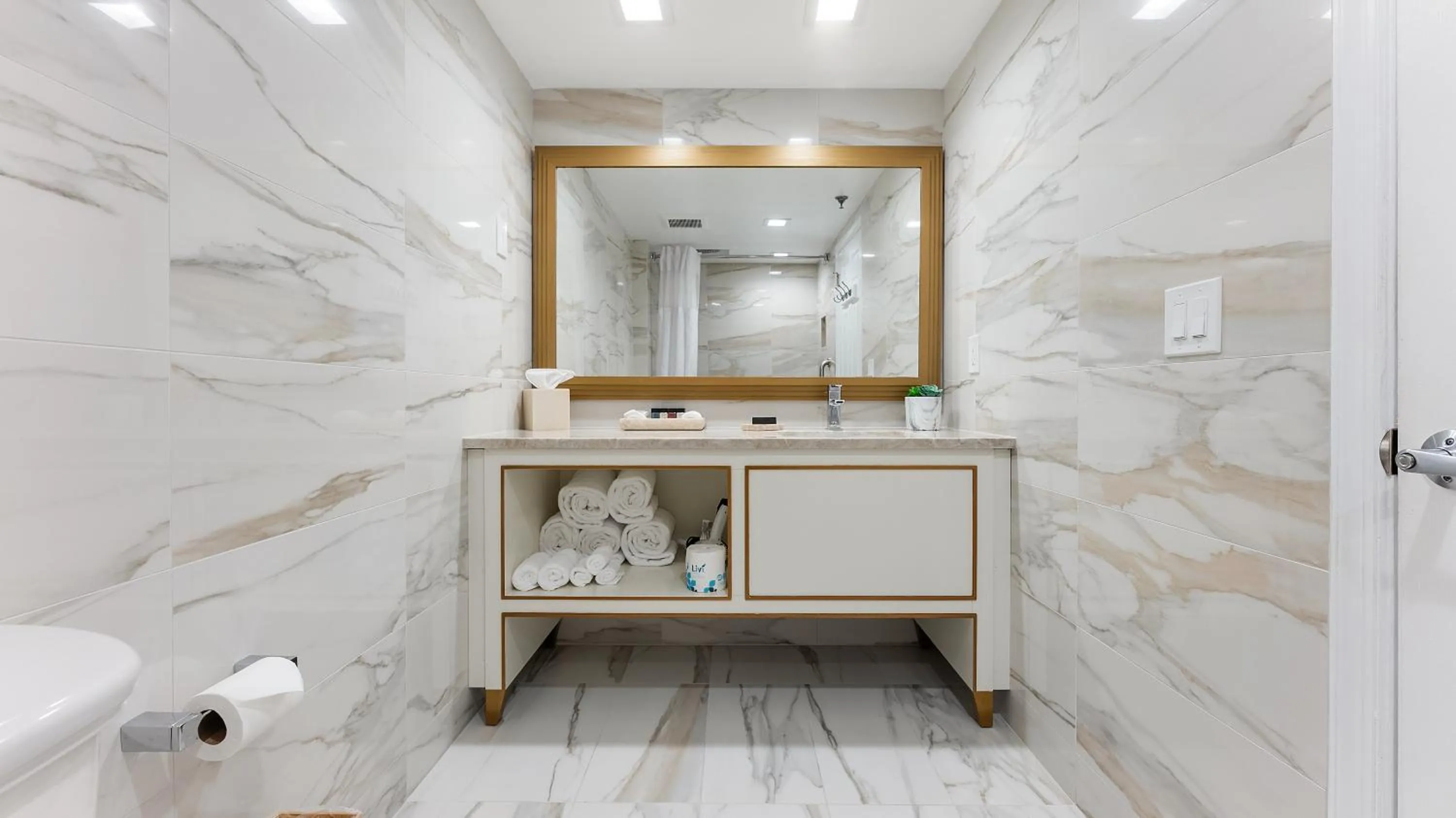 La Mer Beachfront Resort