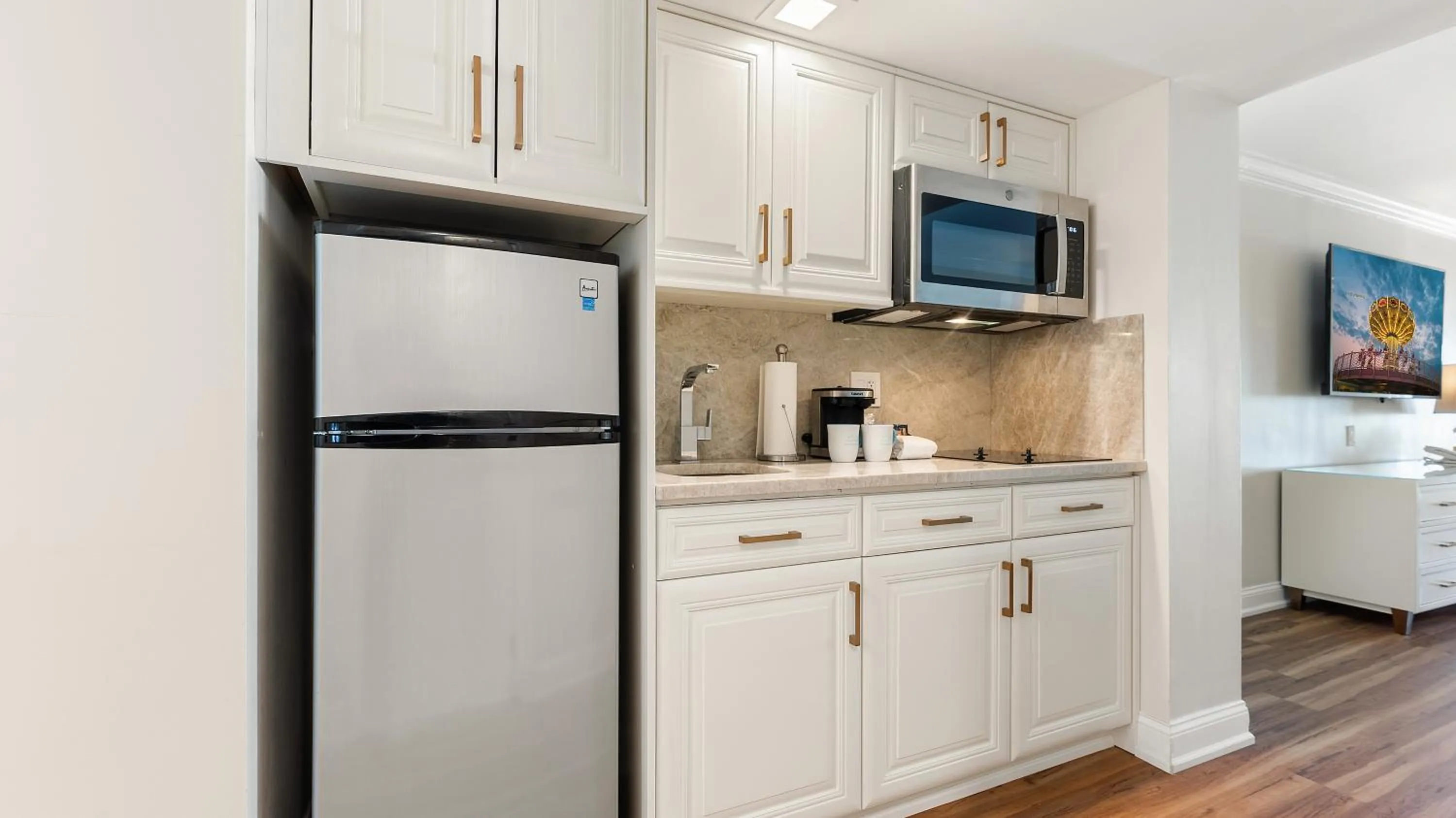 La Mer Beachfront Resort