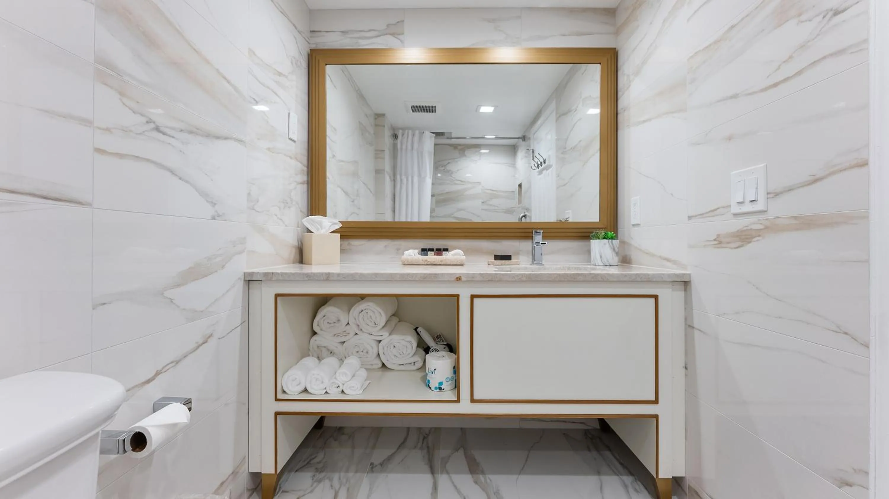 La Mer Beachfront Resort