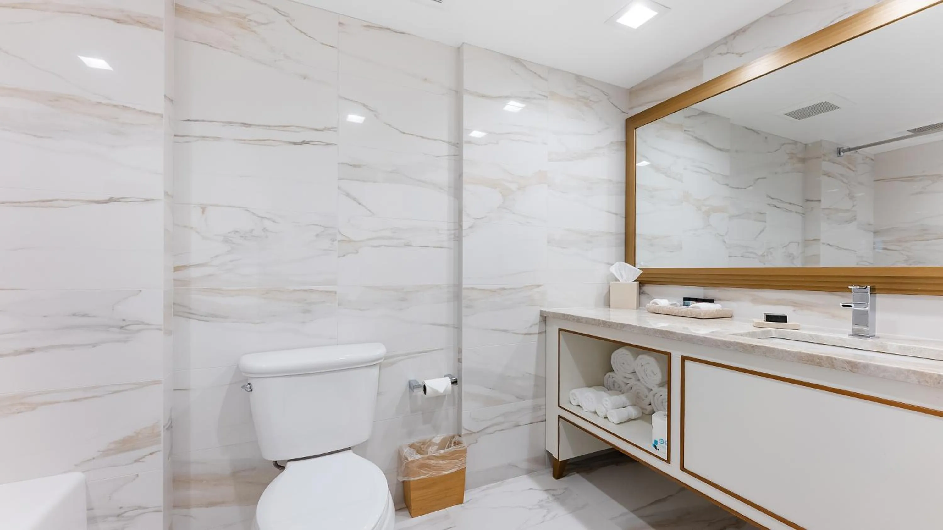 La Mer Beachfront Resort