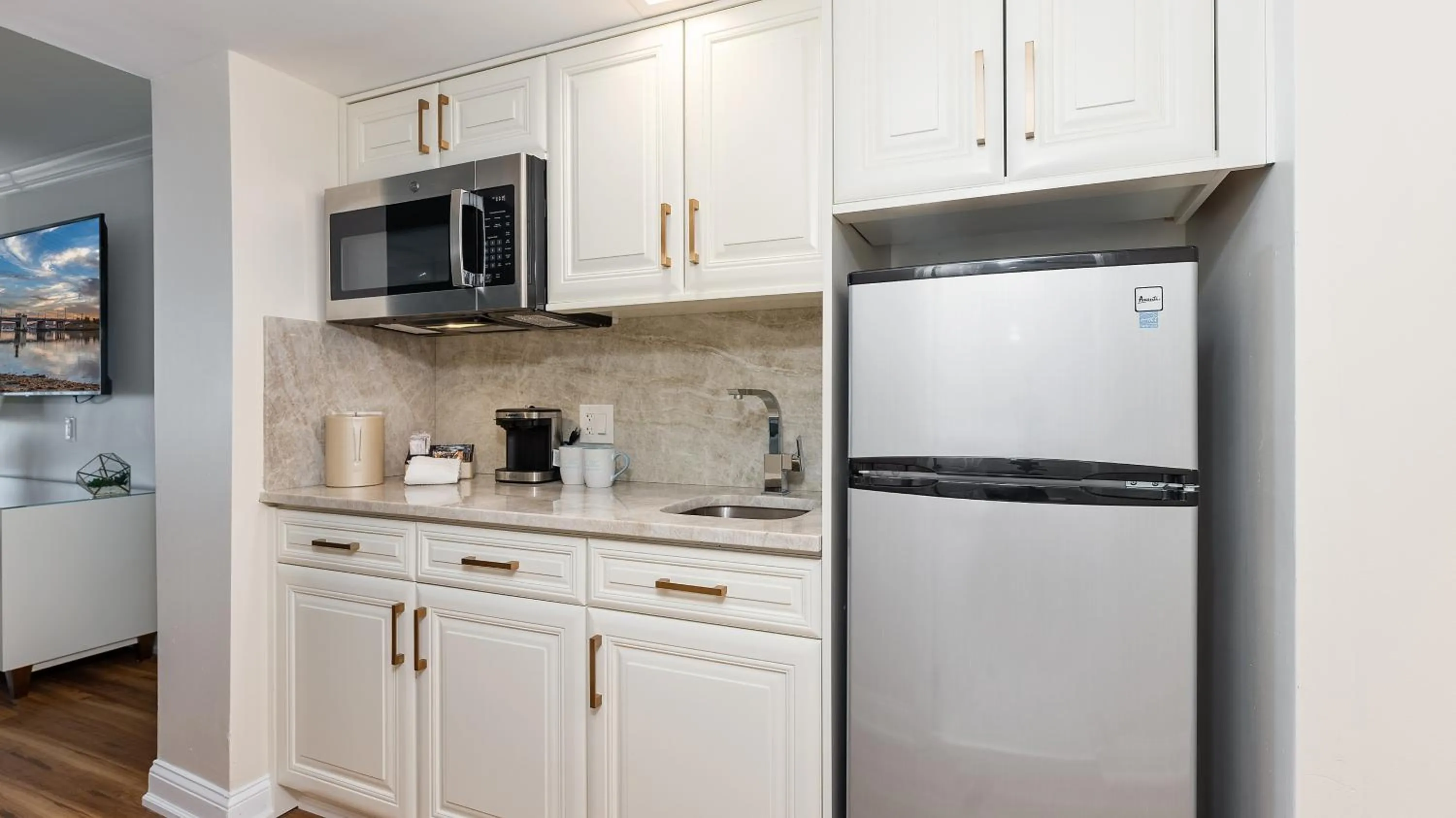 La Mer Beachfront Resort