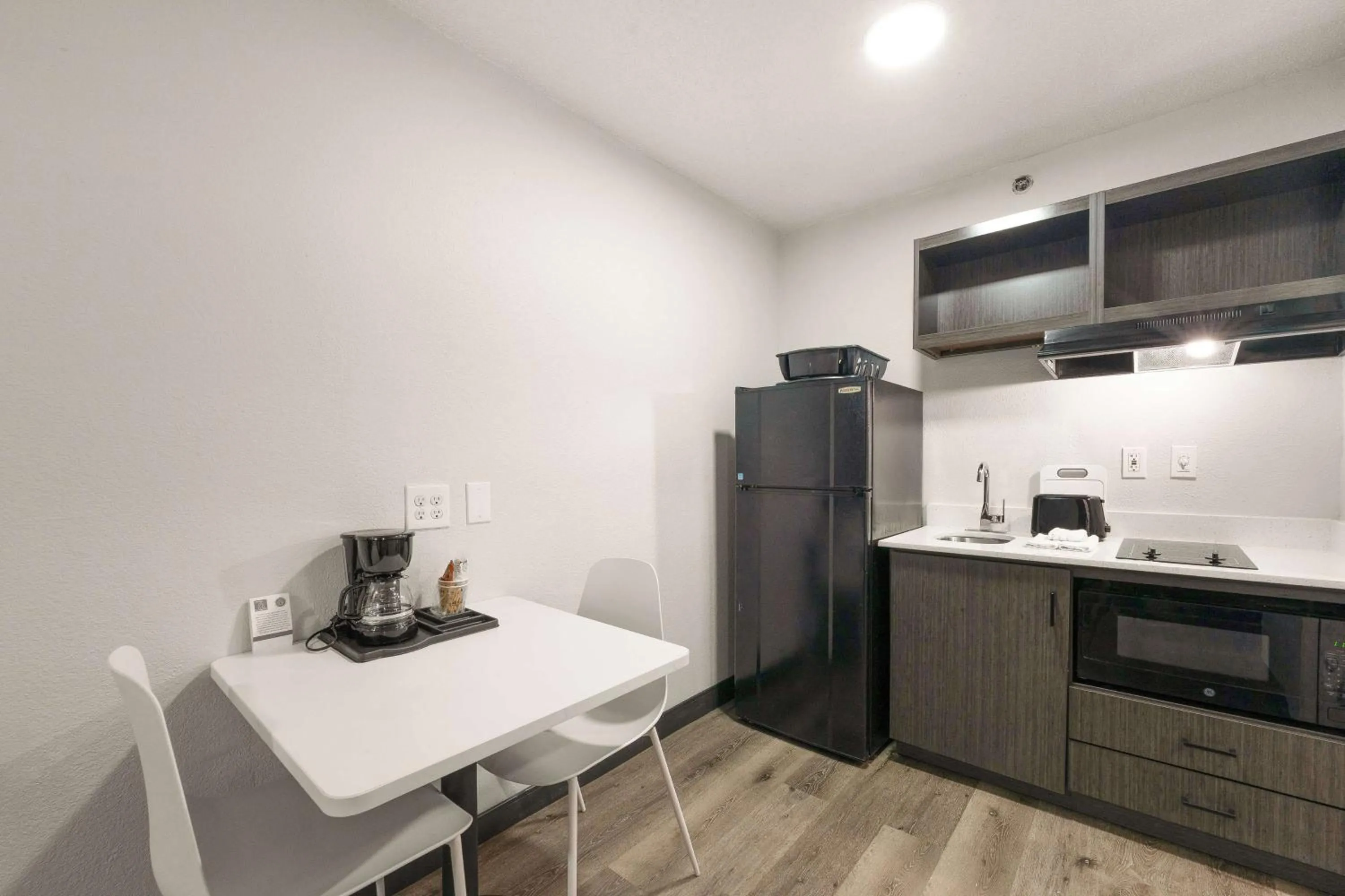 Kitchen or kitchenette in Studio 6-Tucker, GA - Atlanta Northlake