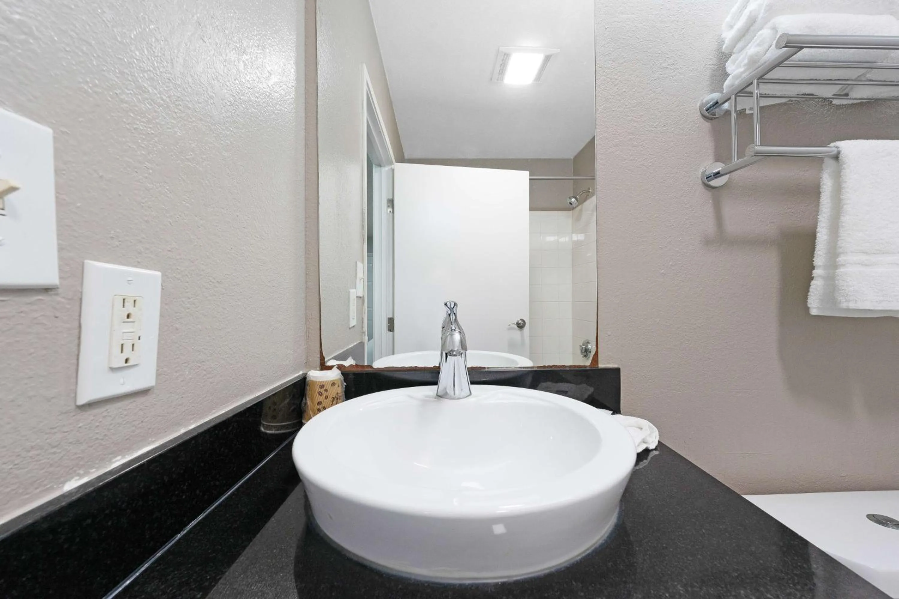 Bathroom in Studio 6-Tucker, GA - Atlanta Northlake