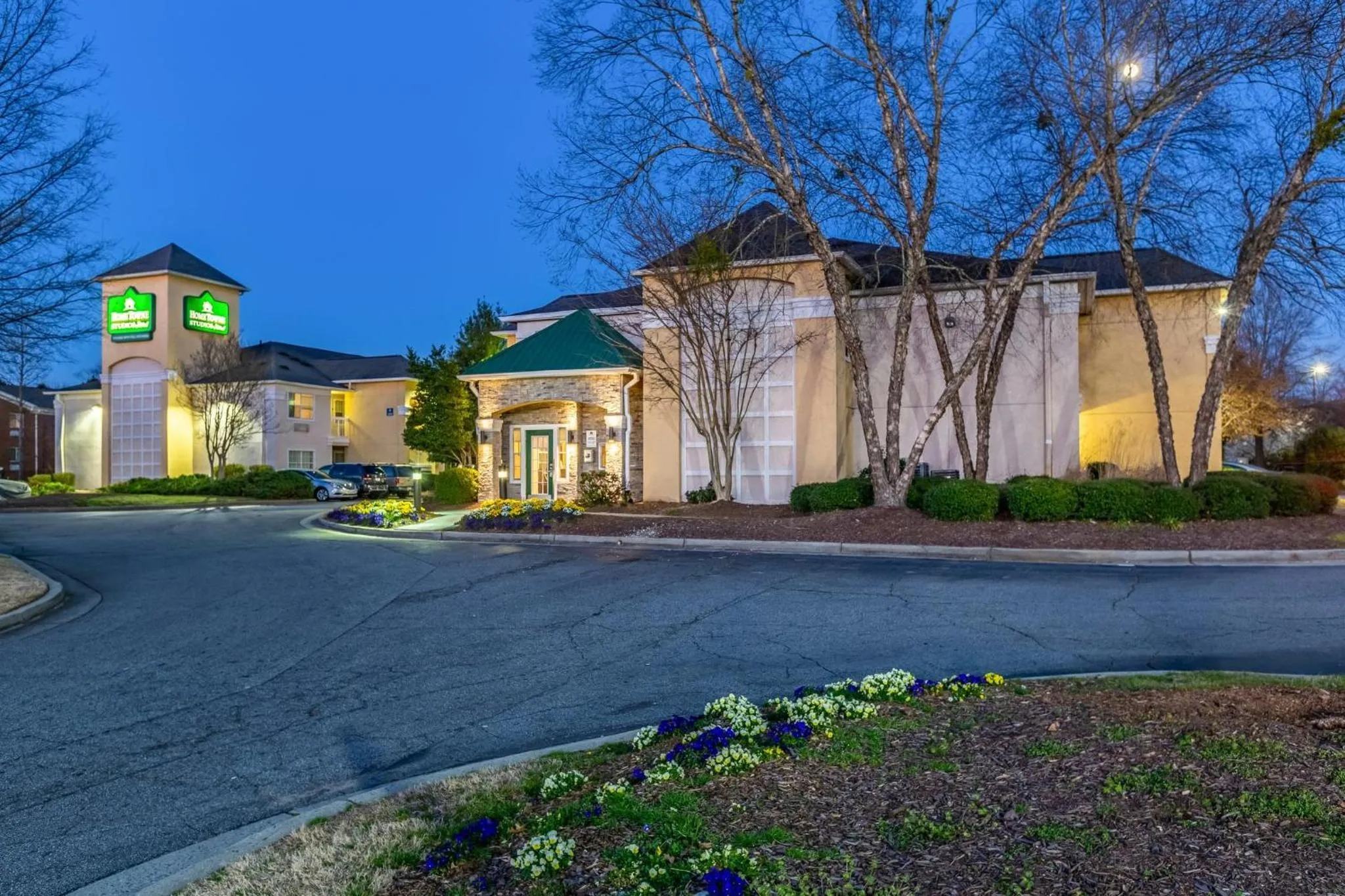 Facade/entrance in HomeTowne Studios by Red Roof Atlanta - Peachtree Corners
