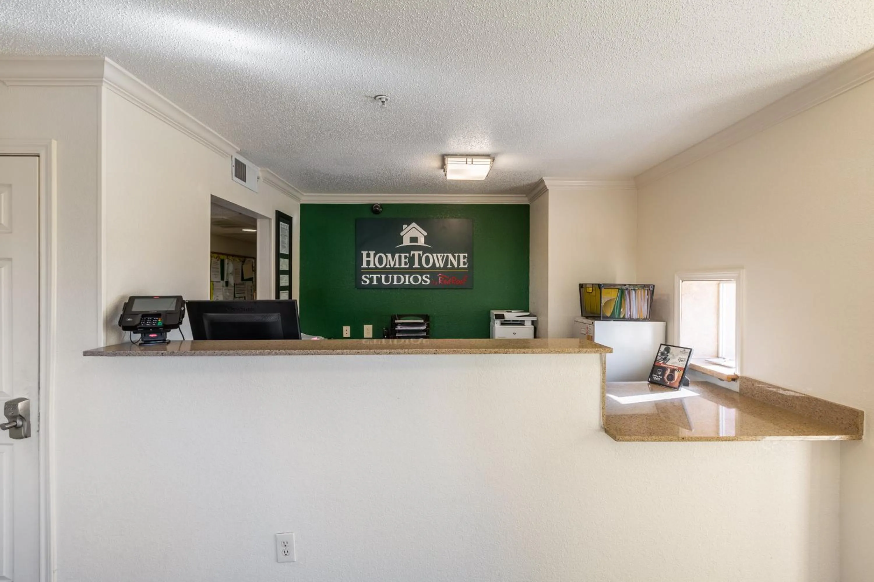 Lobby or reception in HomeTowne Studios by Red Roof - Atlanta NE - Peachtree Corners