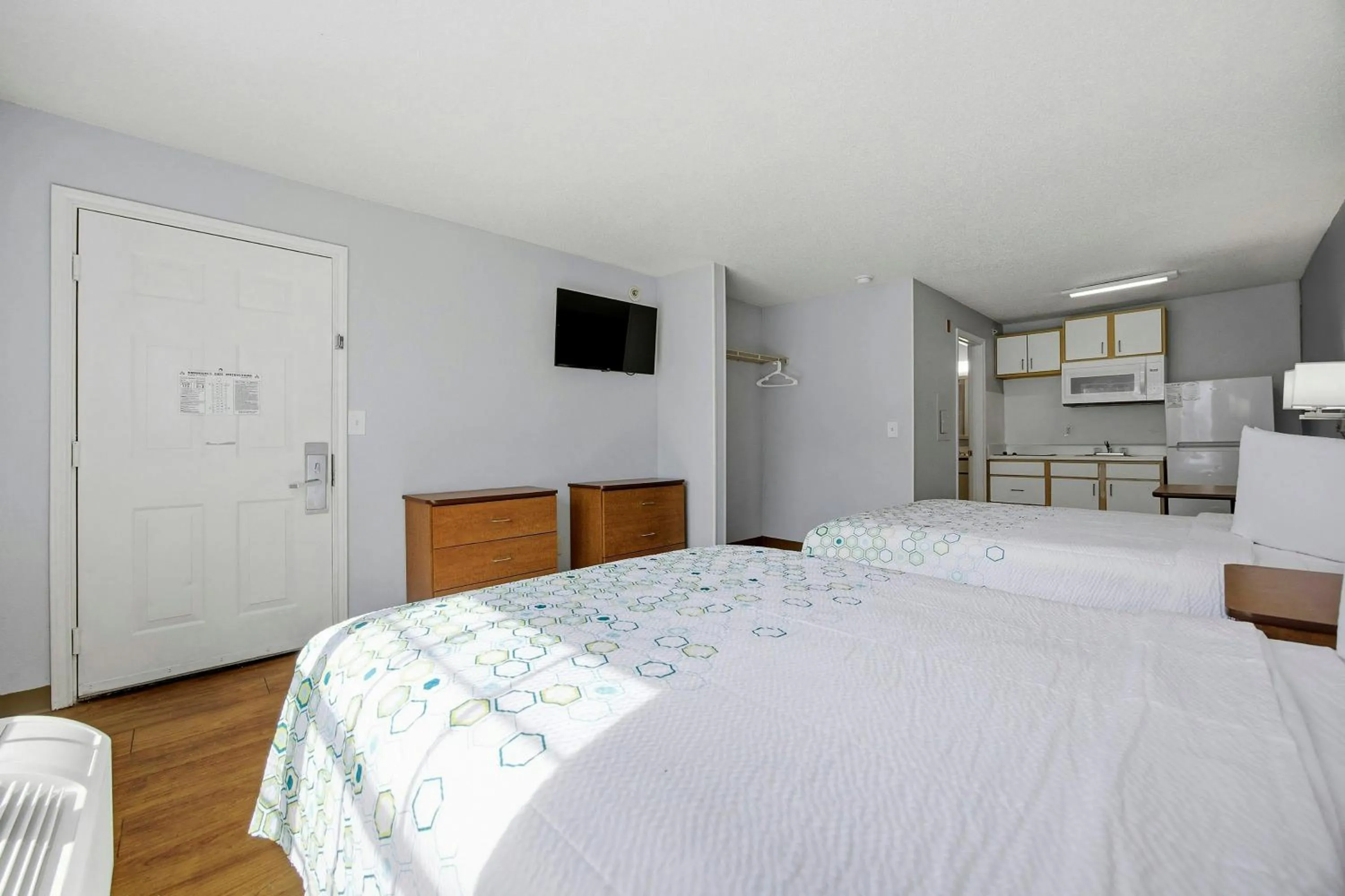 Photo of the whole room, Bed in HomeTowne Studios by Red Roof Atlanta - Peachtree Corners
