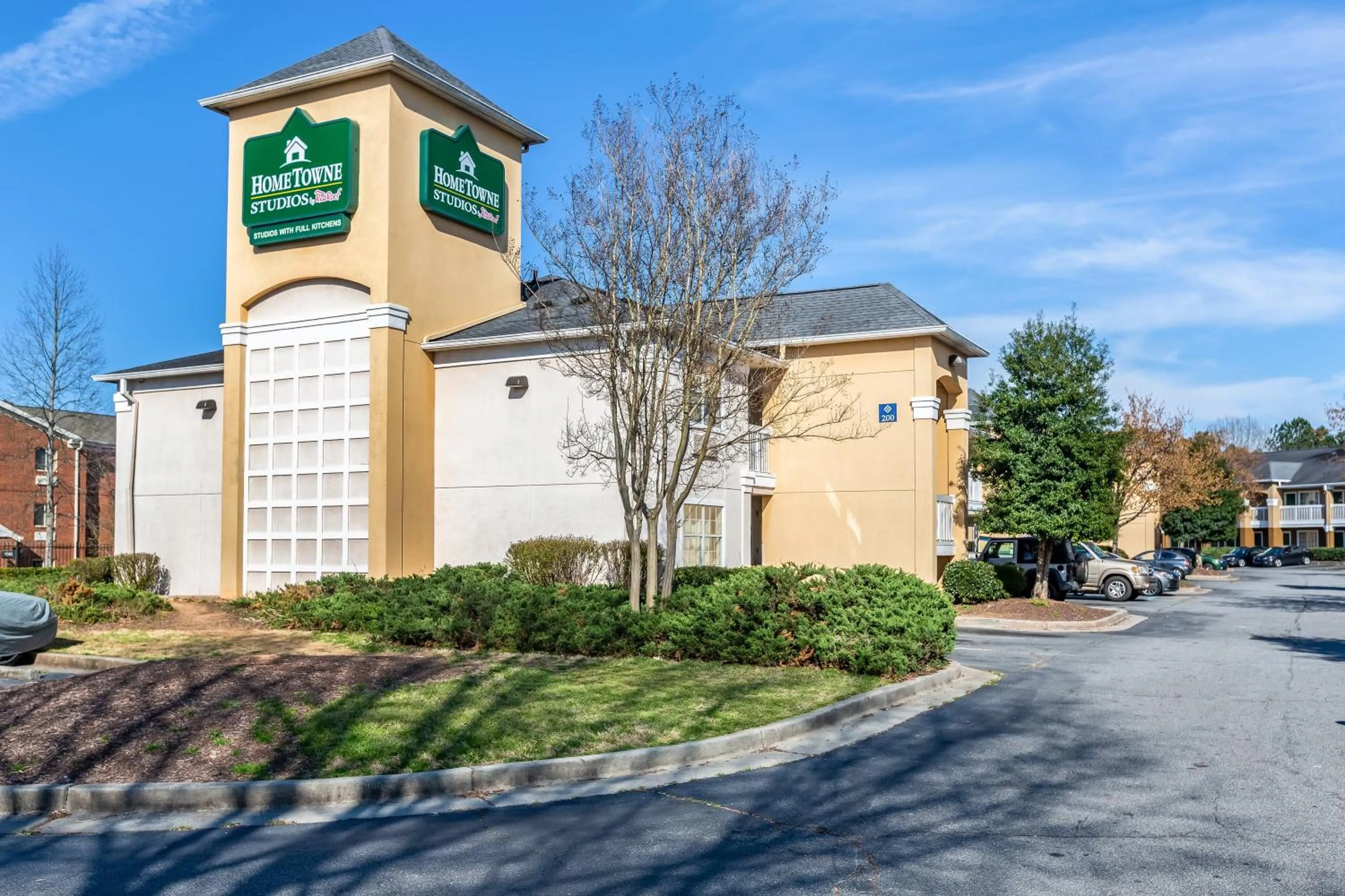 Property building in HomeTowne Studios by Red Roof - Atlanta NE - Peachtree Corners
