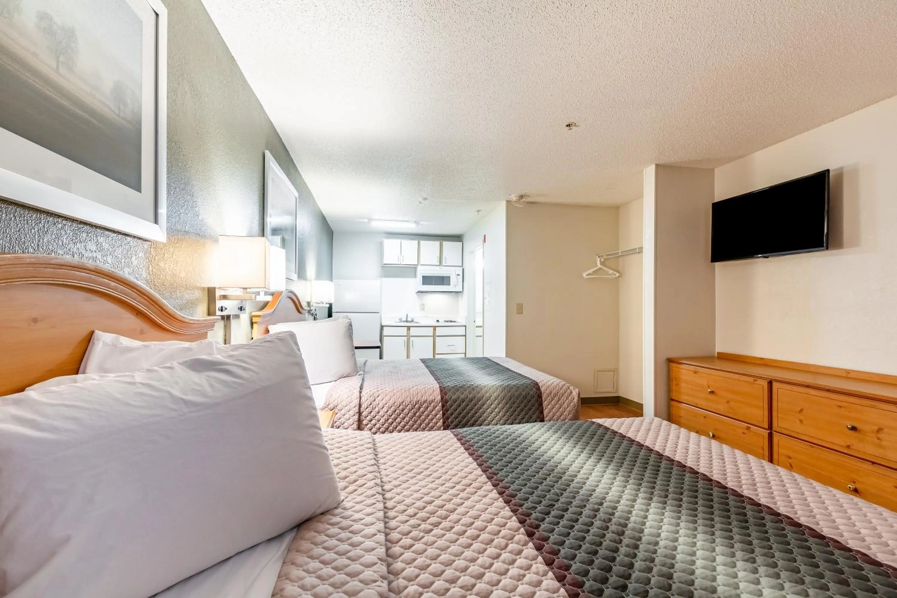 Photo of the whole room, Bed in HomeTowne Studios by Red Roof - Atlanta NE - Peachtree Corners