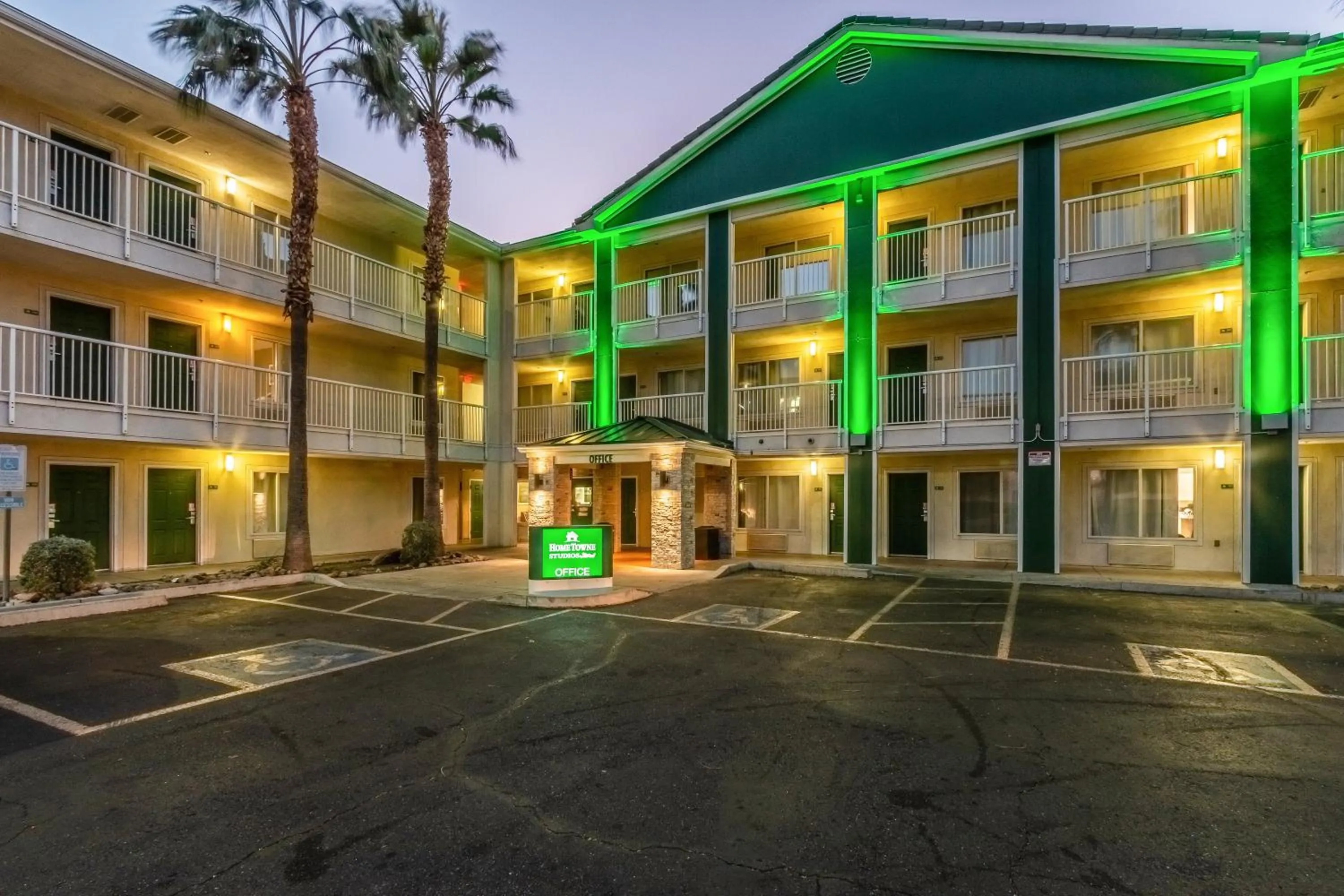 Property building in Studio 51 Extended Stay Hotel