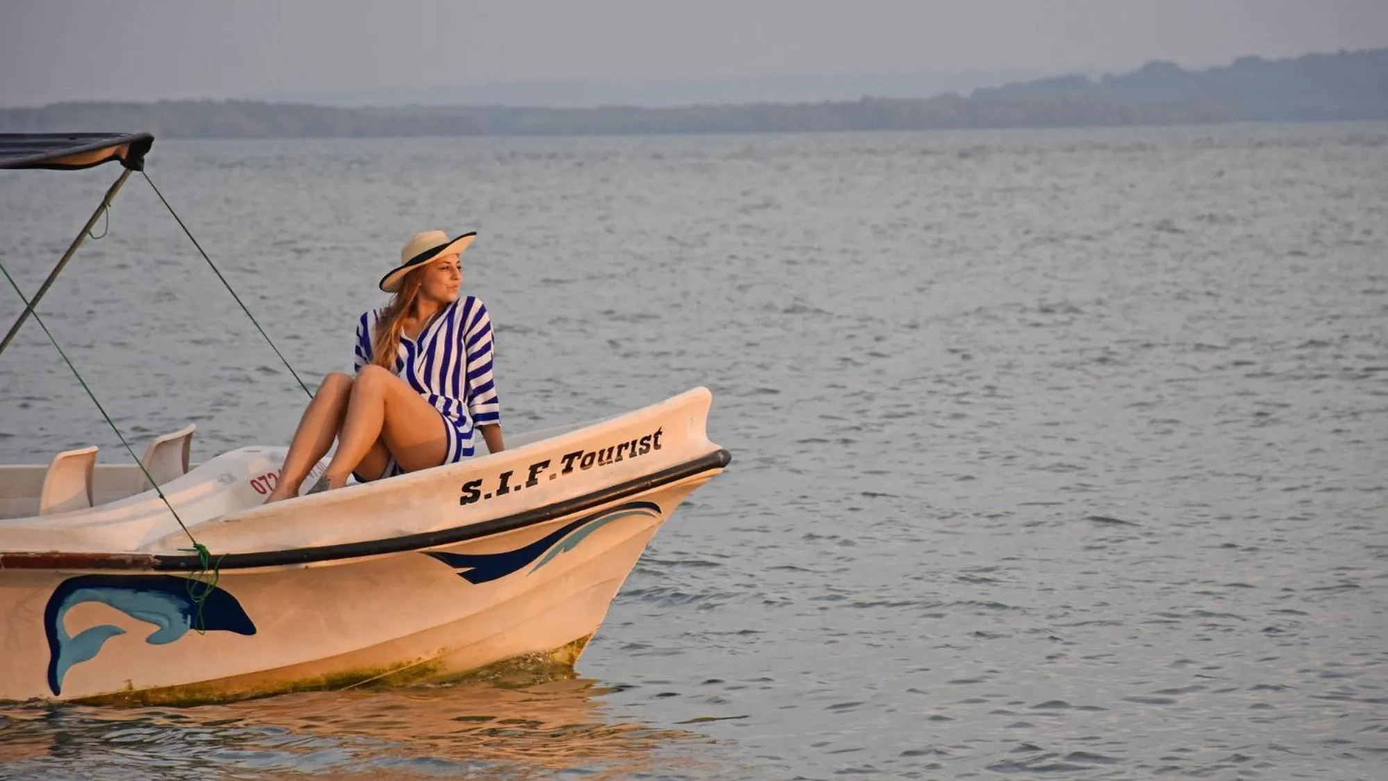 People in Melheim Beach Kalpitiya