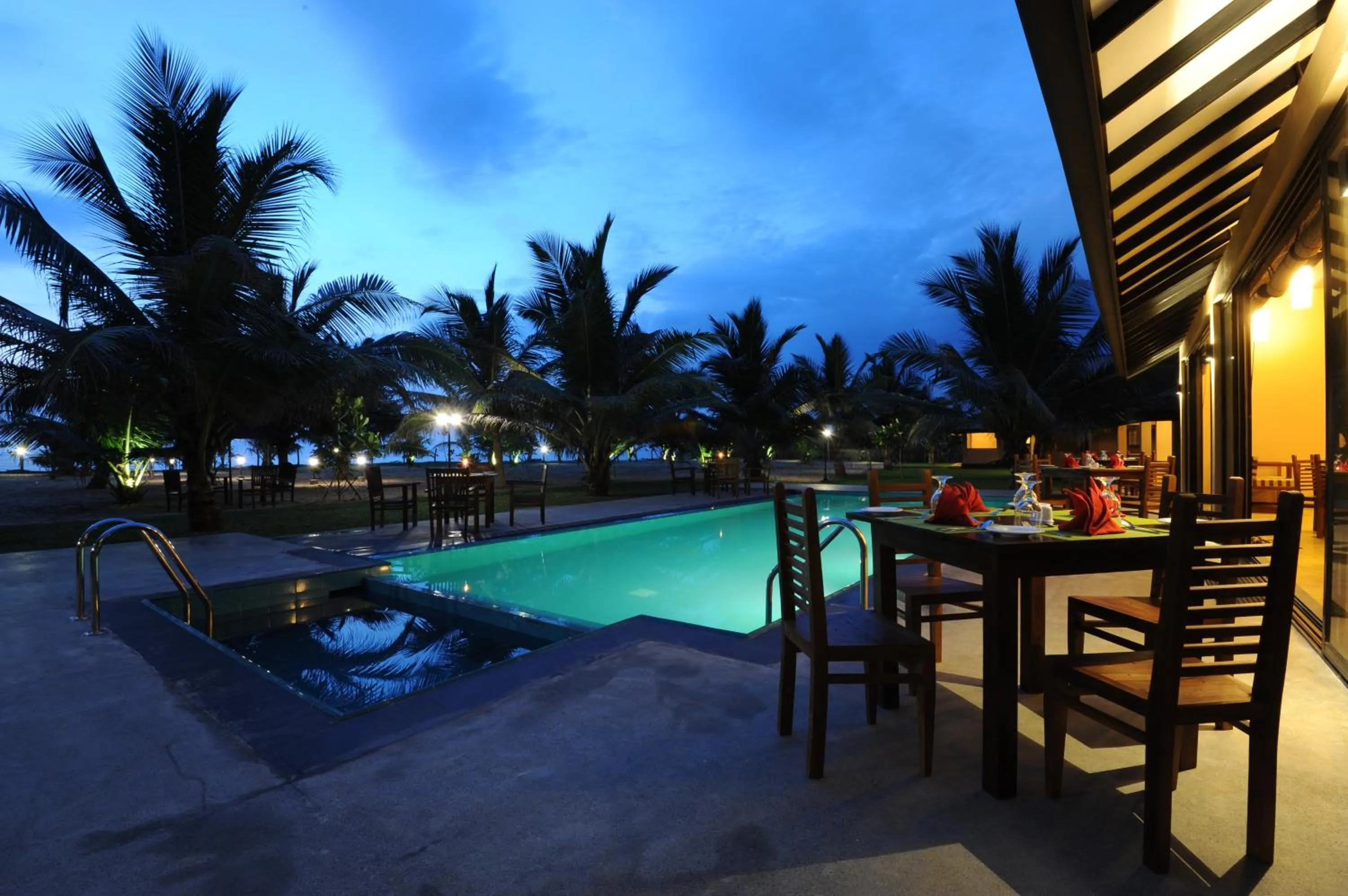 Swimming pool in Melheim Beach Kalpitiya