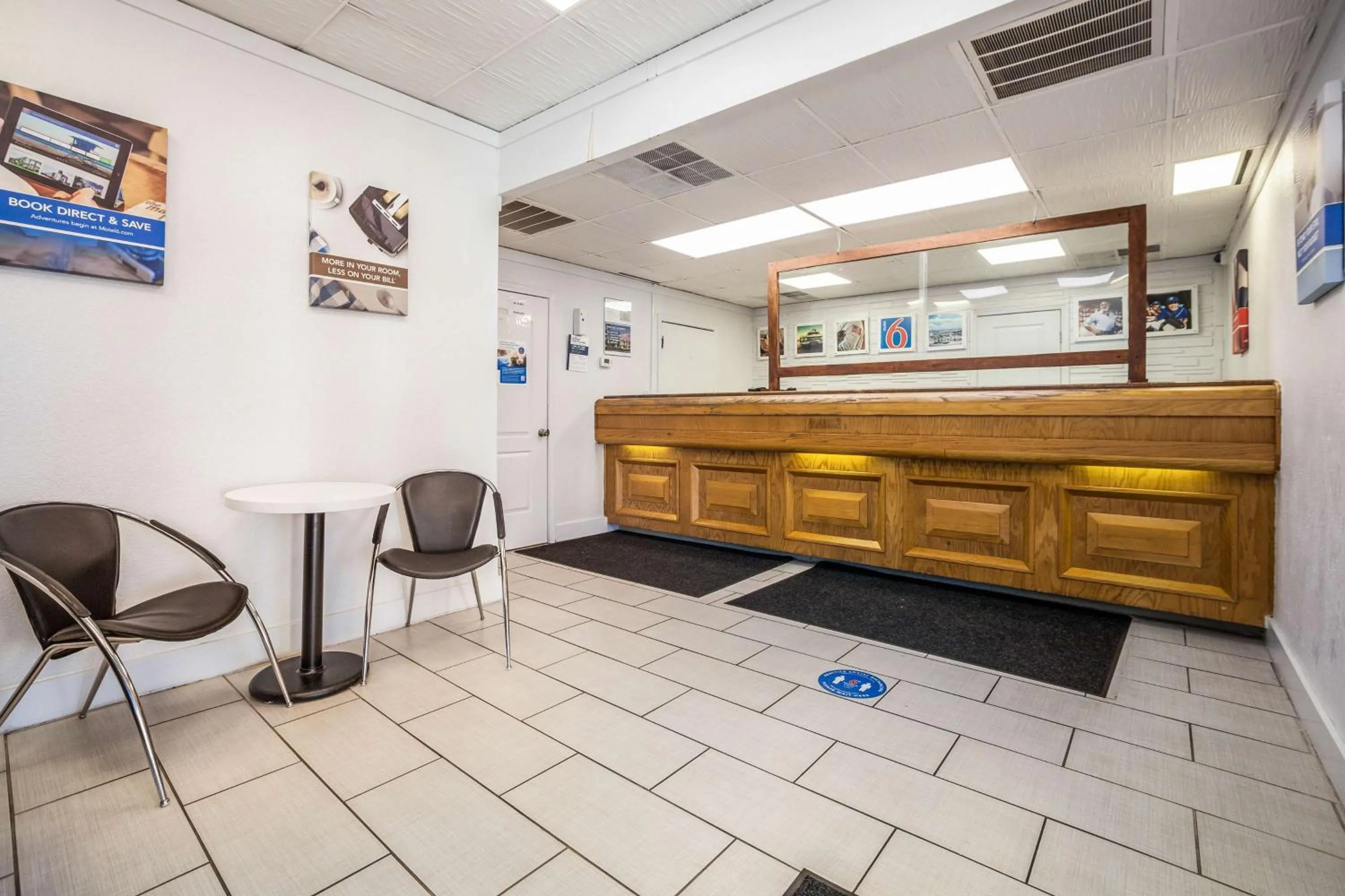 Lobby or reception in Motel 6-Florence, SC