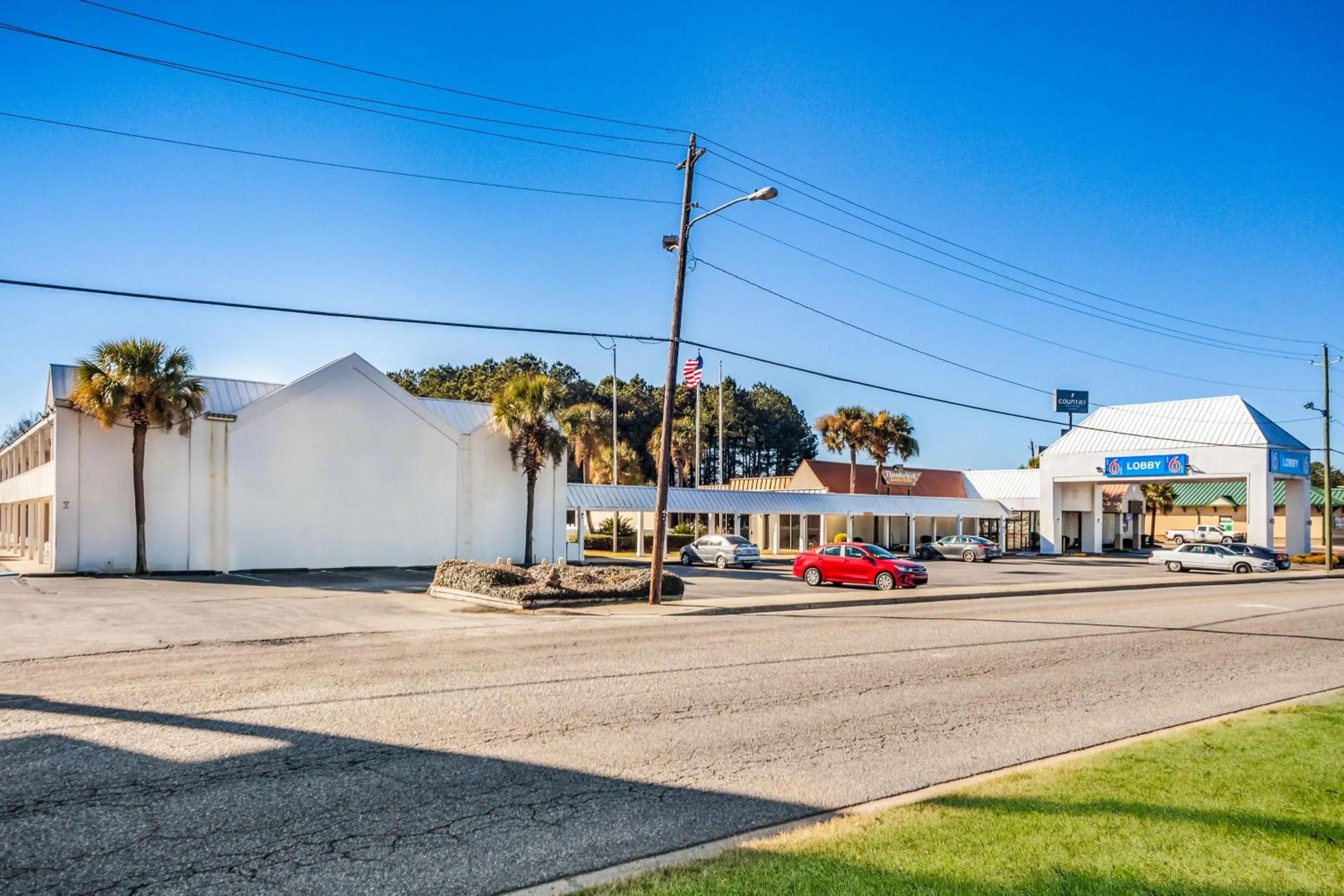 Property building in Motel 6-Florence, SC