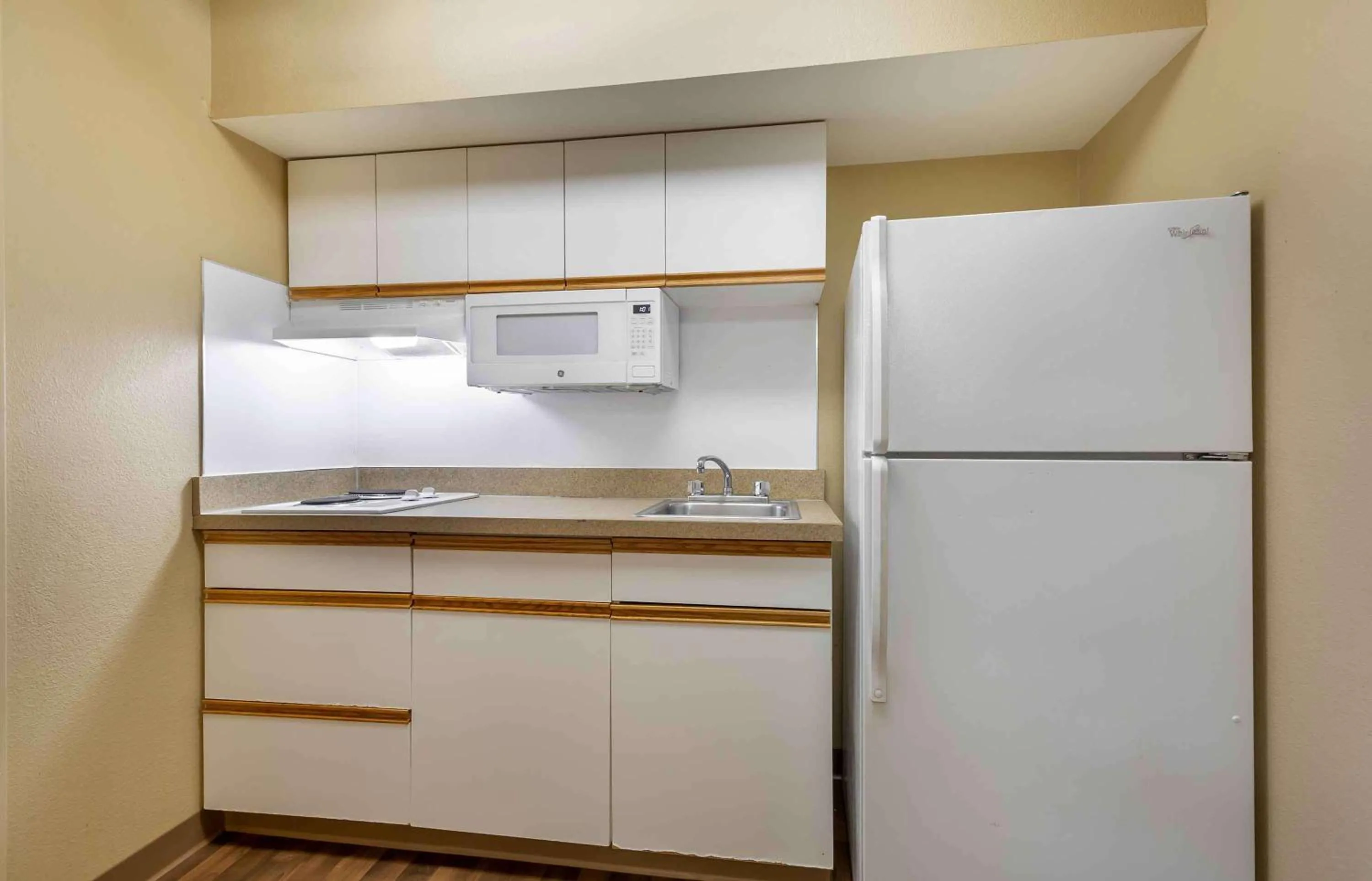 Kitchen or kitchenette in Extended Stay America Suites - Washington, DC - Rockville