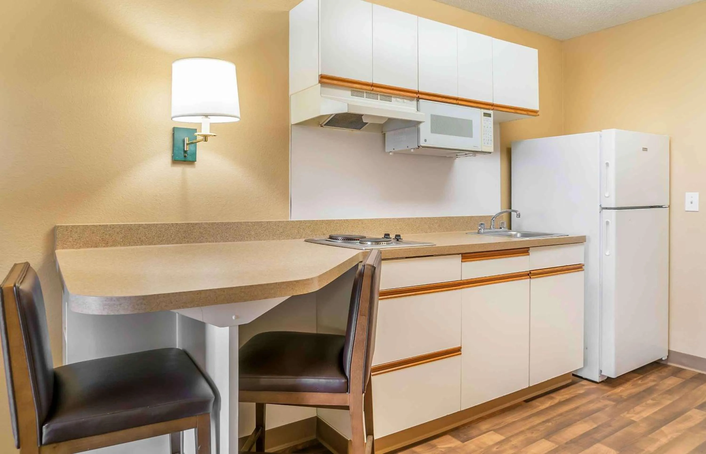 Bedroom in Auburn Hills Extended Stay Inn