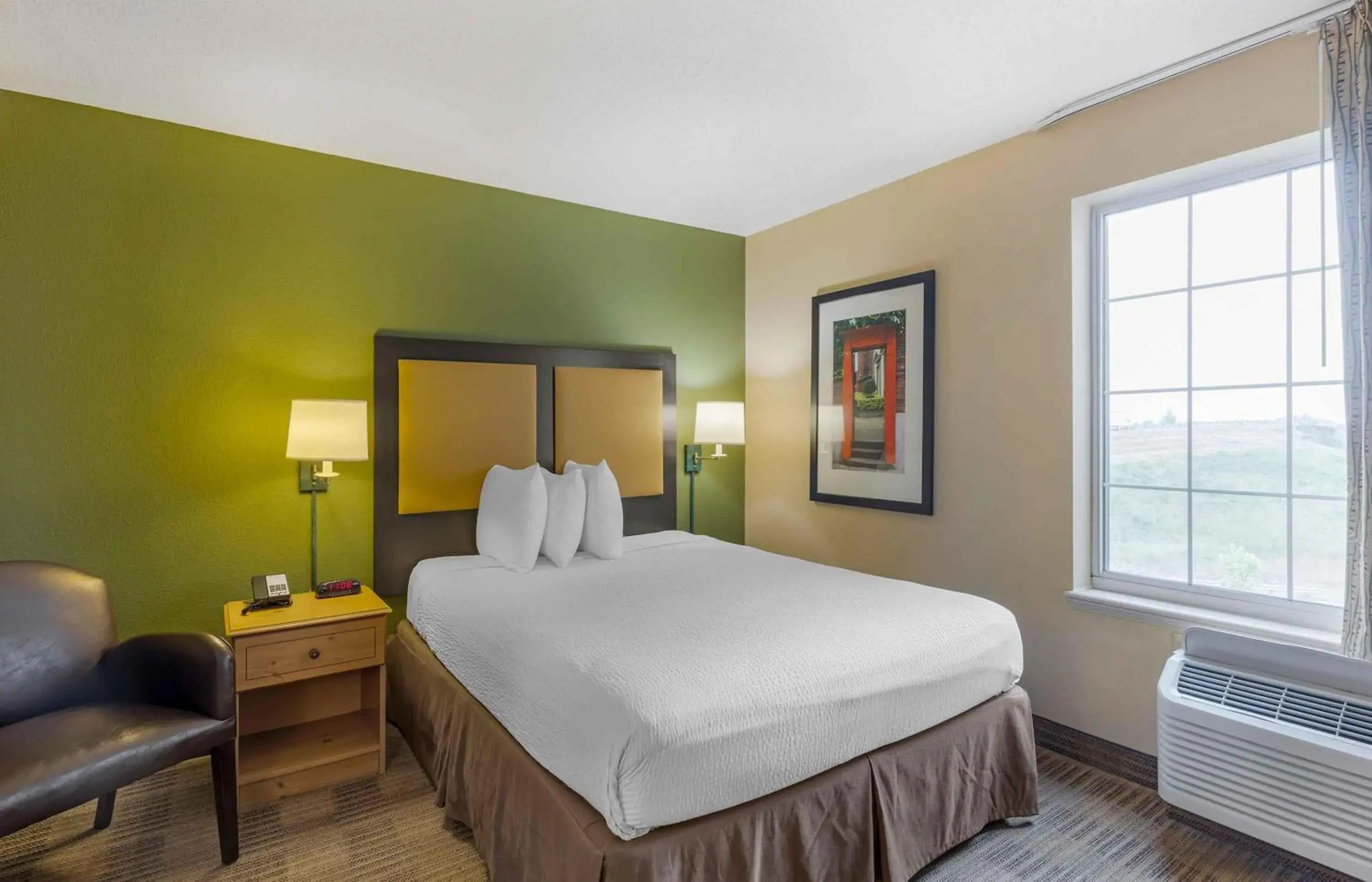 Queen studio with 1 Queen Bed - Disability Access/Non-Smoking in Extended Stay America Suites - Orange County - Cypress Queen studio with 1 Queen Bed - Disability Access/Non-Smoking in Extended Stay America Suites - Orange County - Cypress