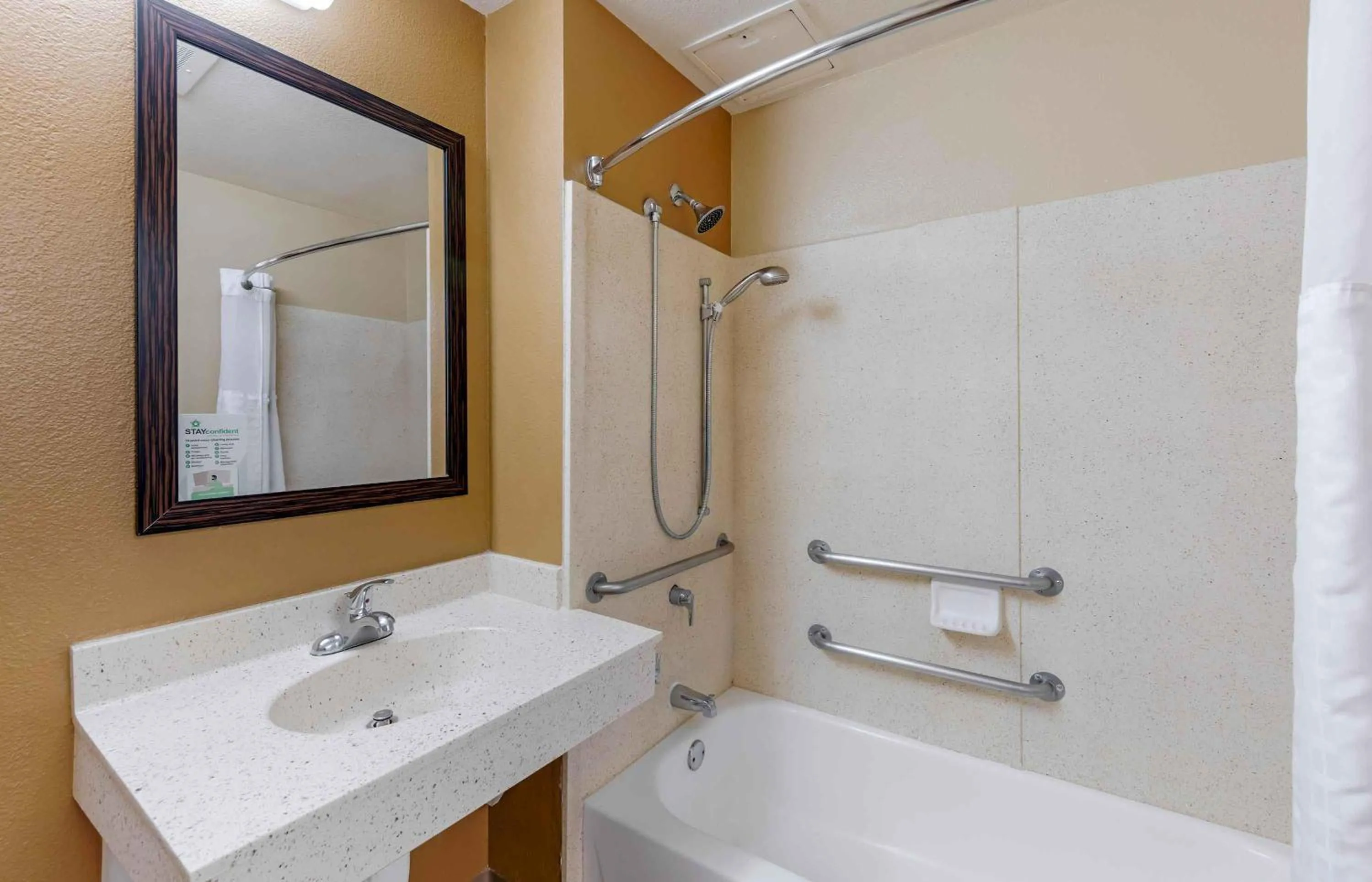 Bathroom in Extended Stay America Suites - Orange County - Cypress