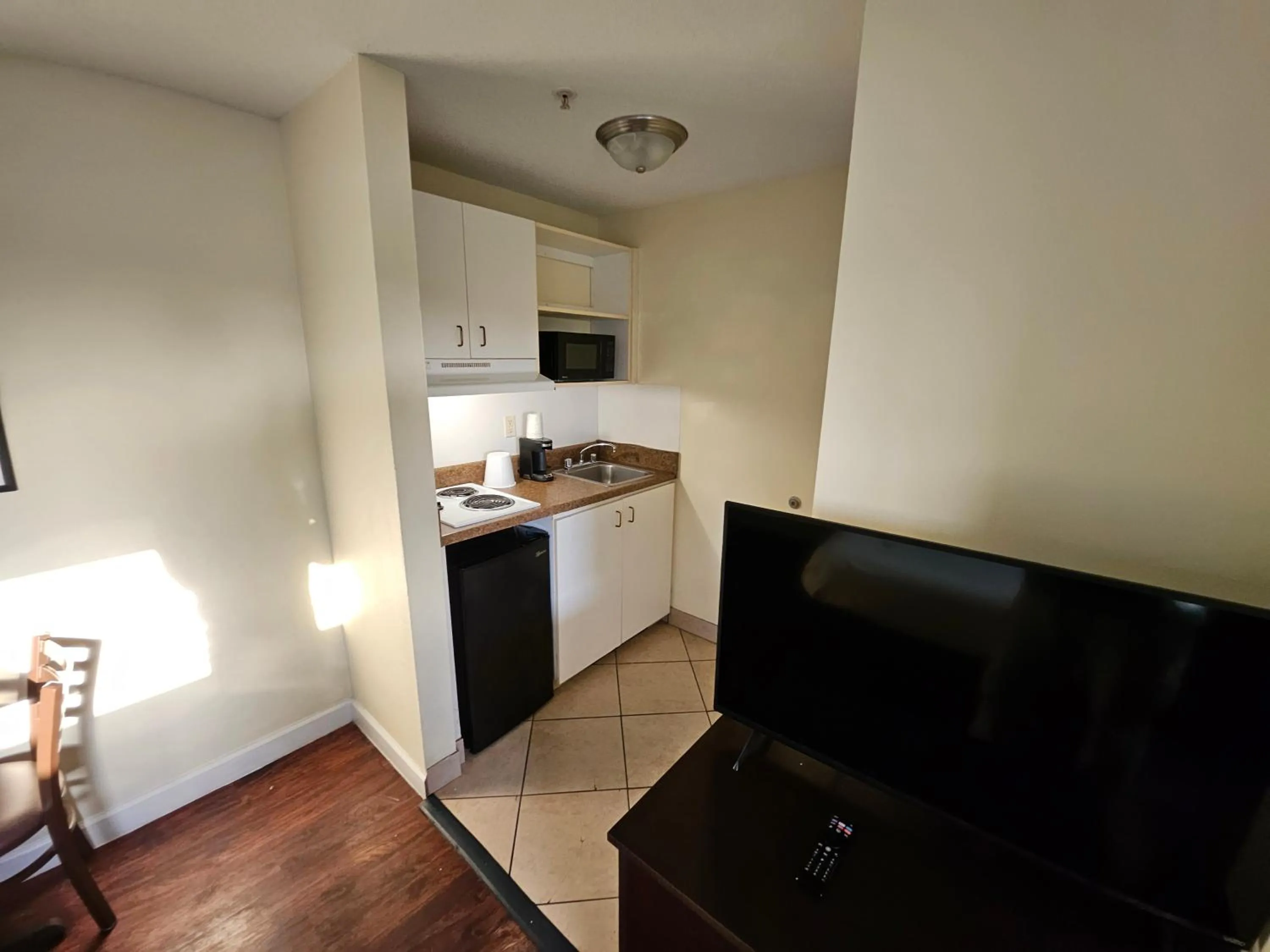 Family Room in Tampa Bay Extended Stay - Airport