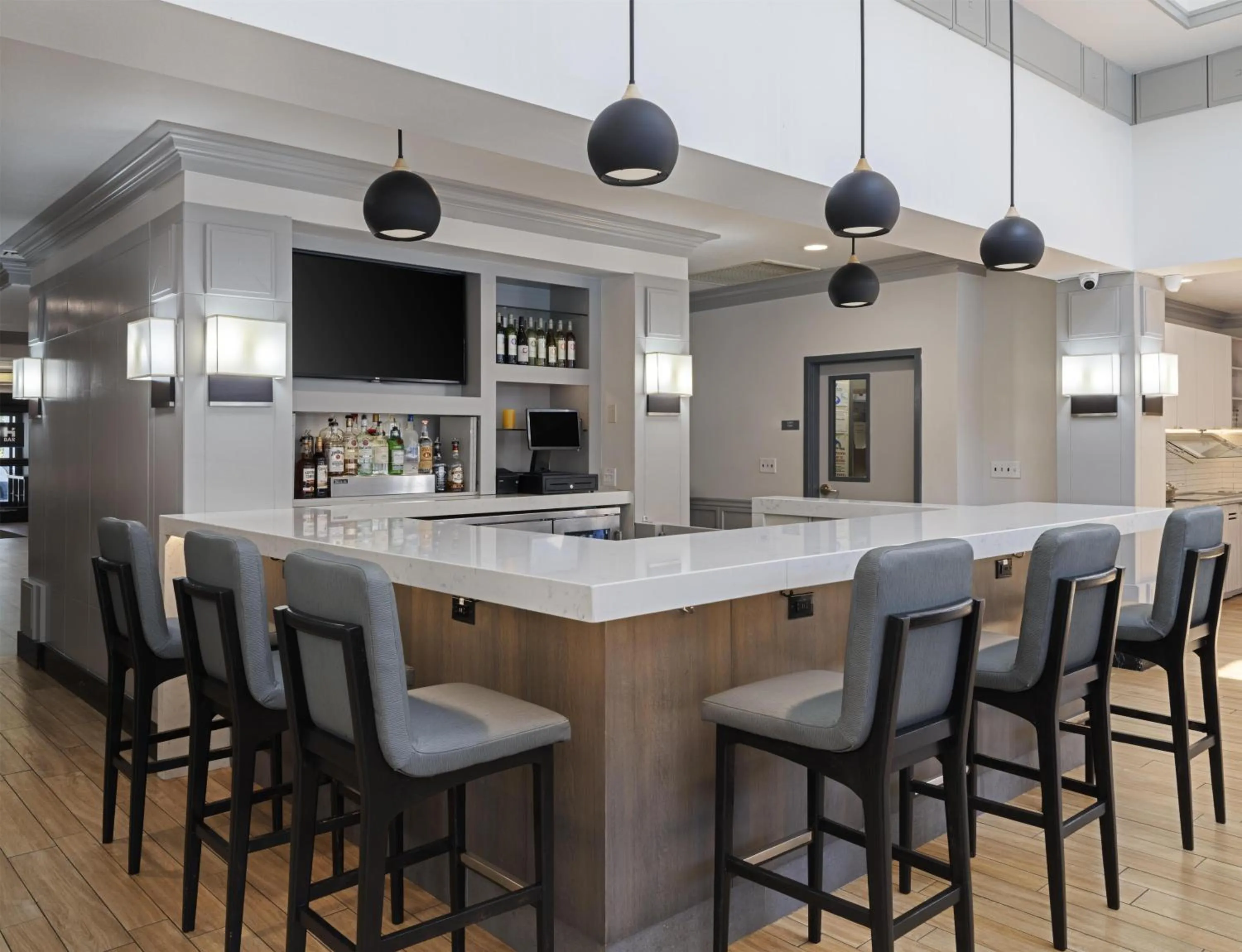 Lounge or bar in Hyatt House Parsippany Whippany