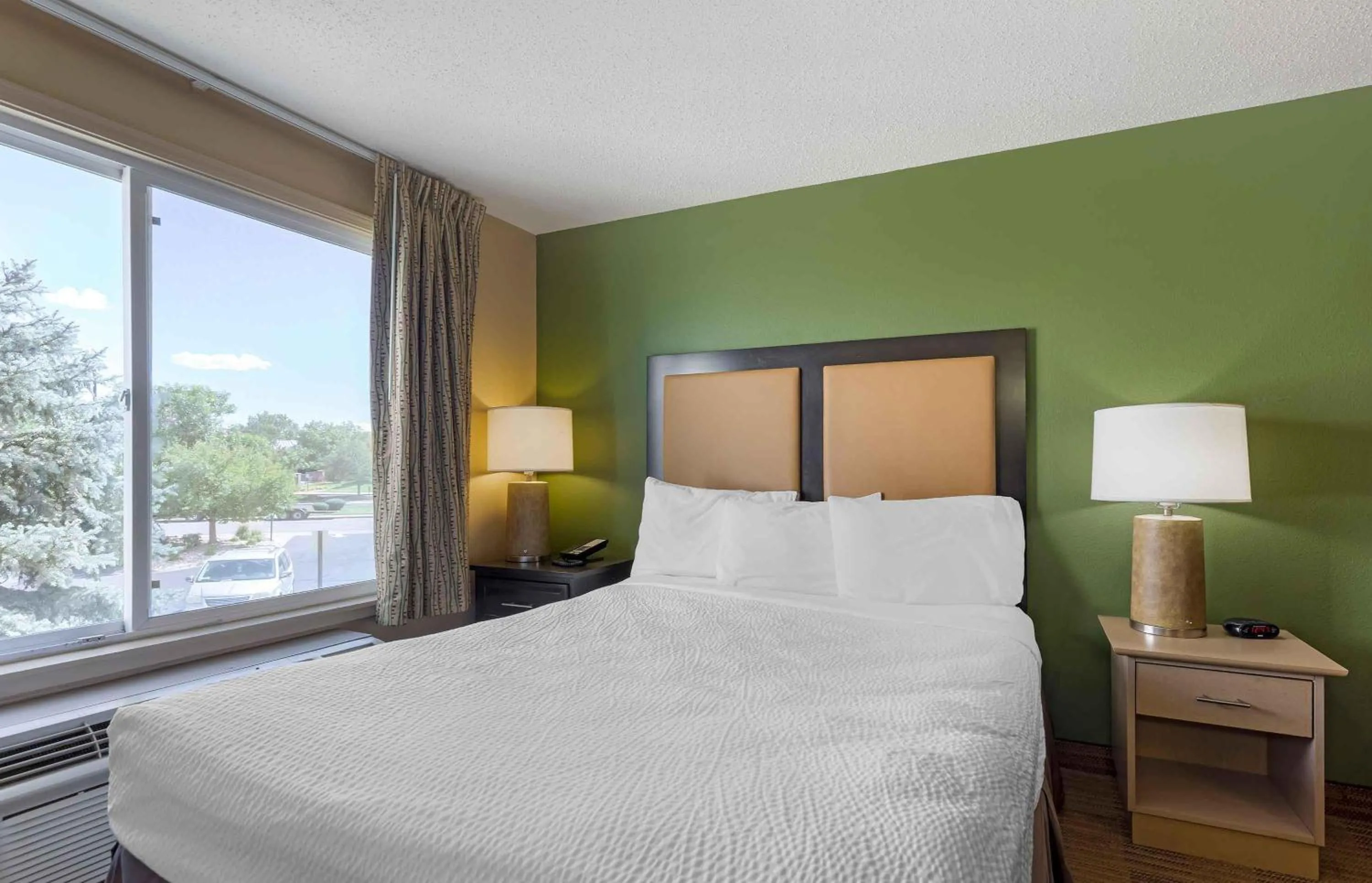 Bedroom, Bed in Extended Stay America Suites - Denver - Aurora North