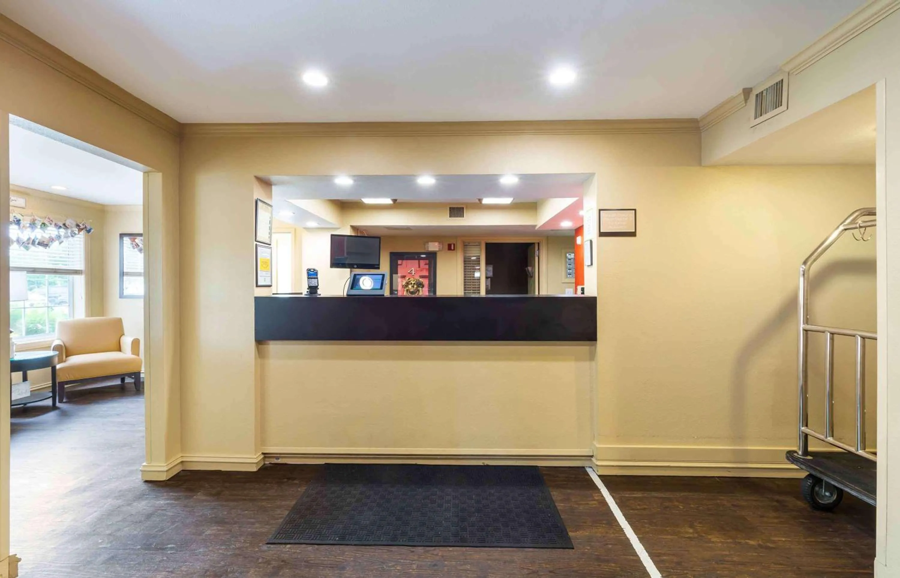 Lobby or reception in Extended Stay America Suites - Boston - Marlborough