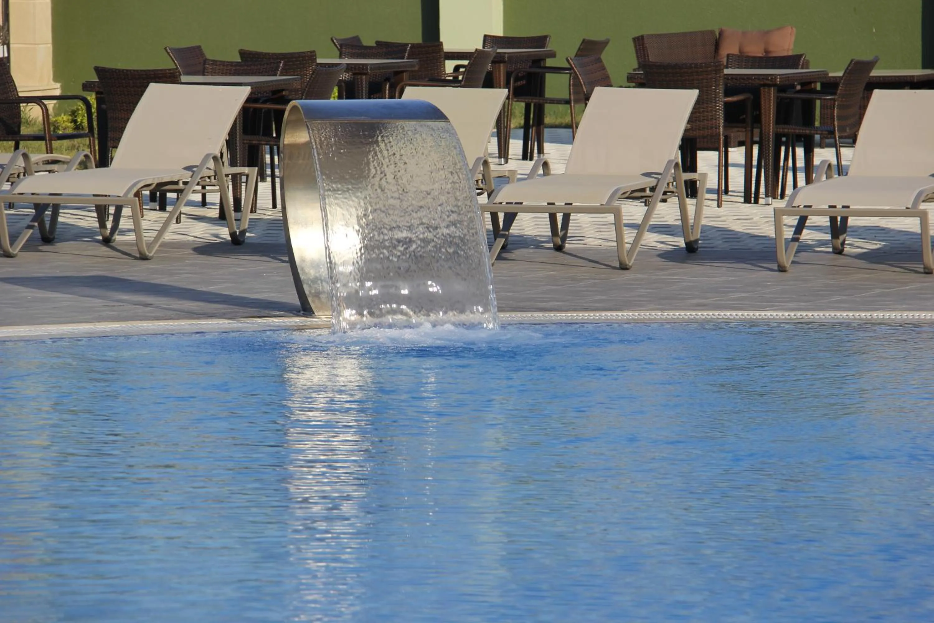 Swimming pool in Khazar Inji Hotel