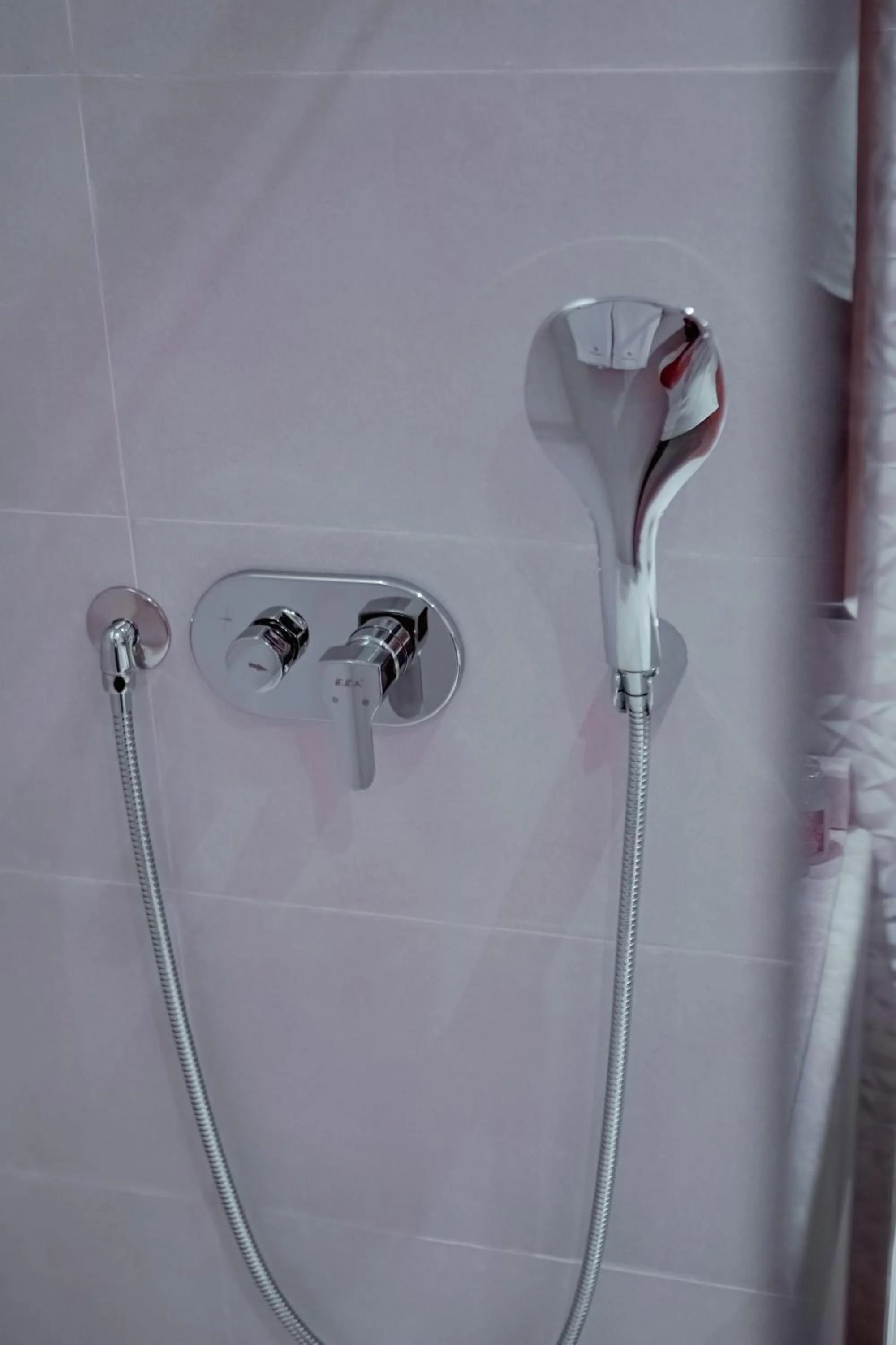 Shower in Khazar Inji Hotel