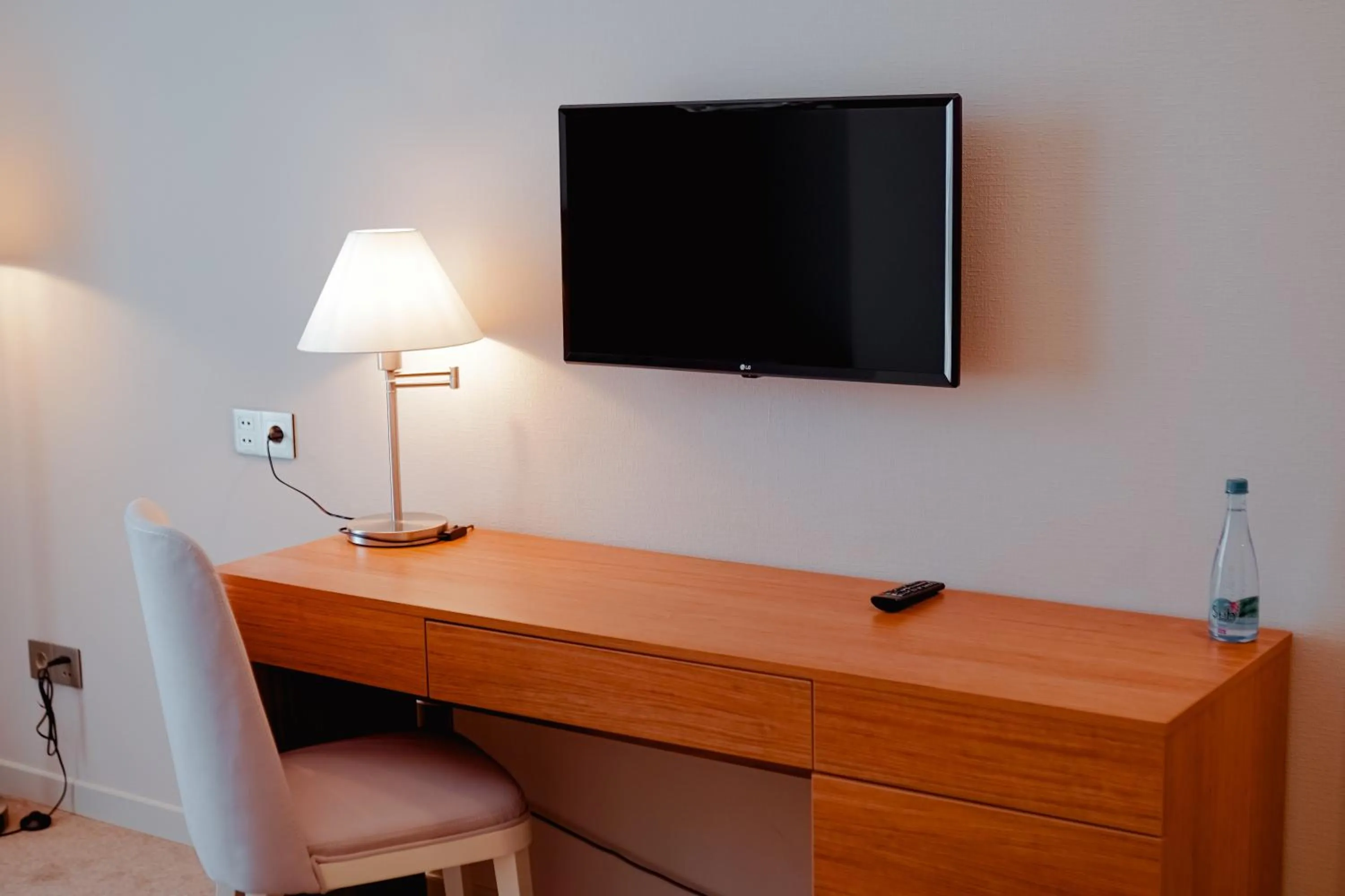 TV and multimedia in Khazar Inji Hotel