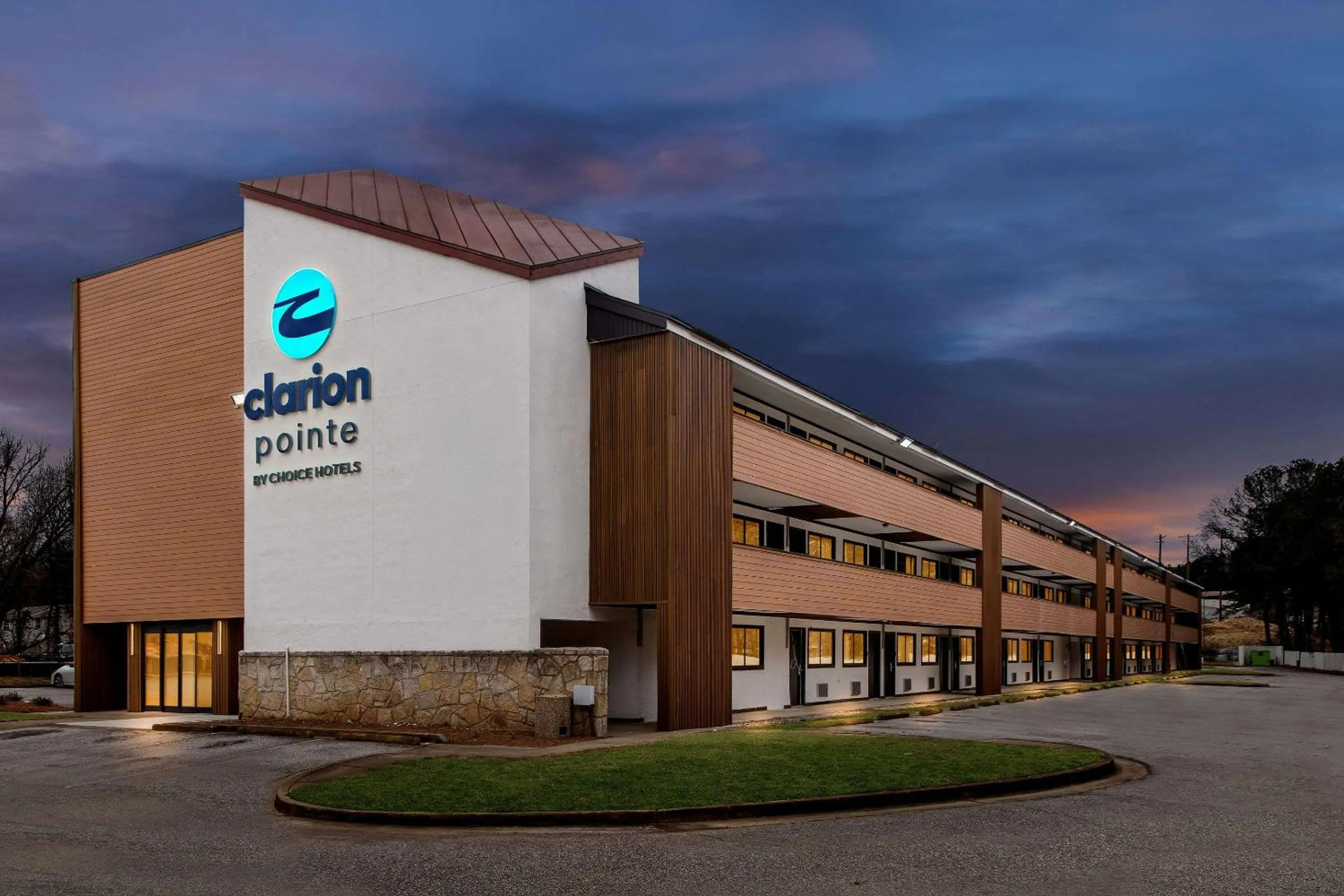 Clarion Pointe Kennesaw Town Center