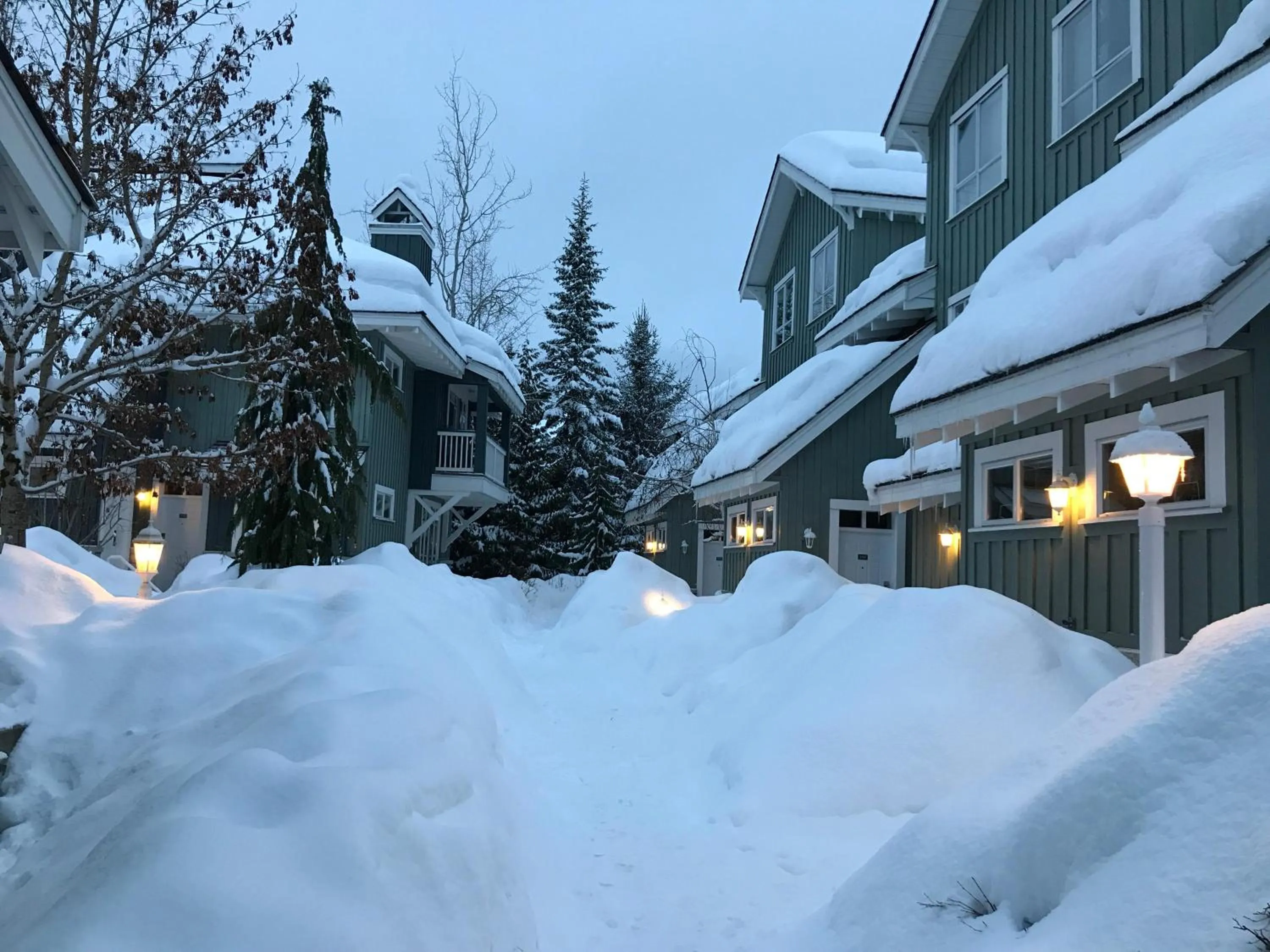 Panoramic Views from this gorgeous 2 Bed Property - Village Location