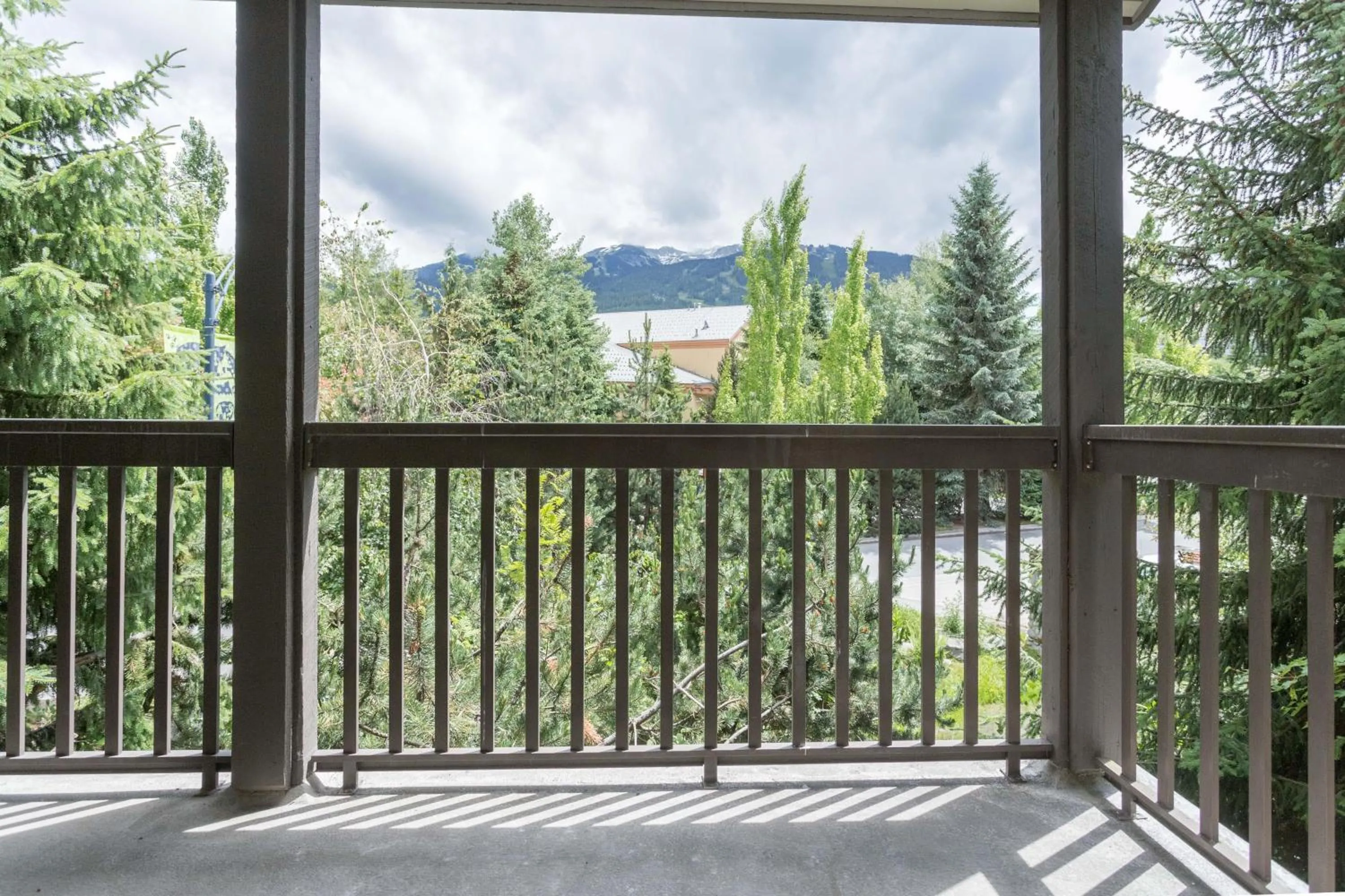 Bright and Clean, Walk Everywhere, Shared Pool and Hot Tub