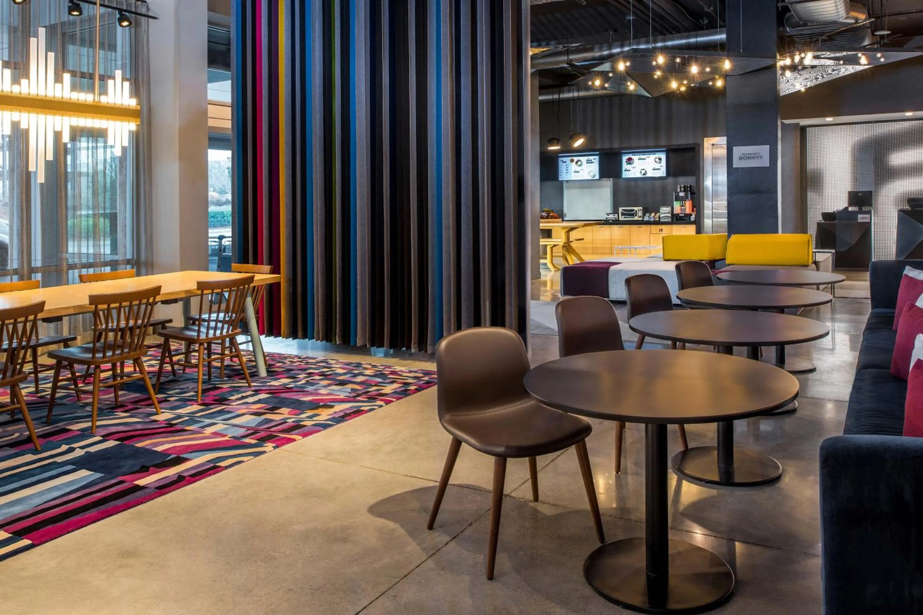 Lobby or reception in Aloft Charlotte Ballantyne