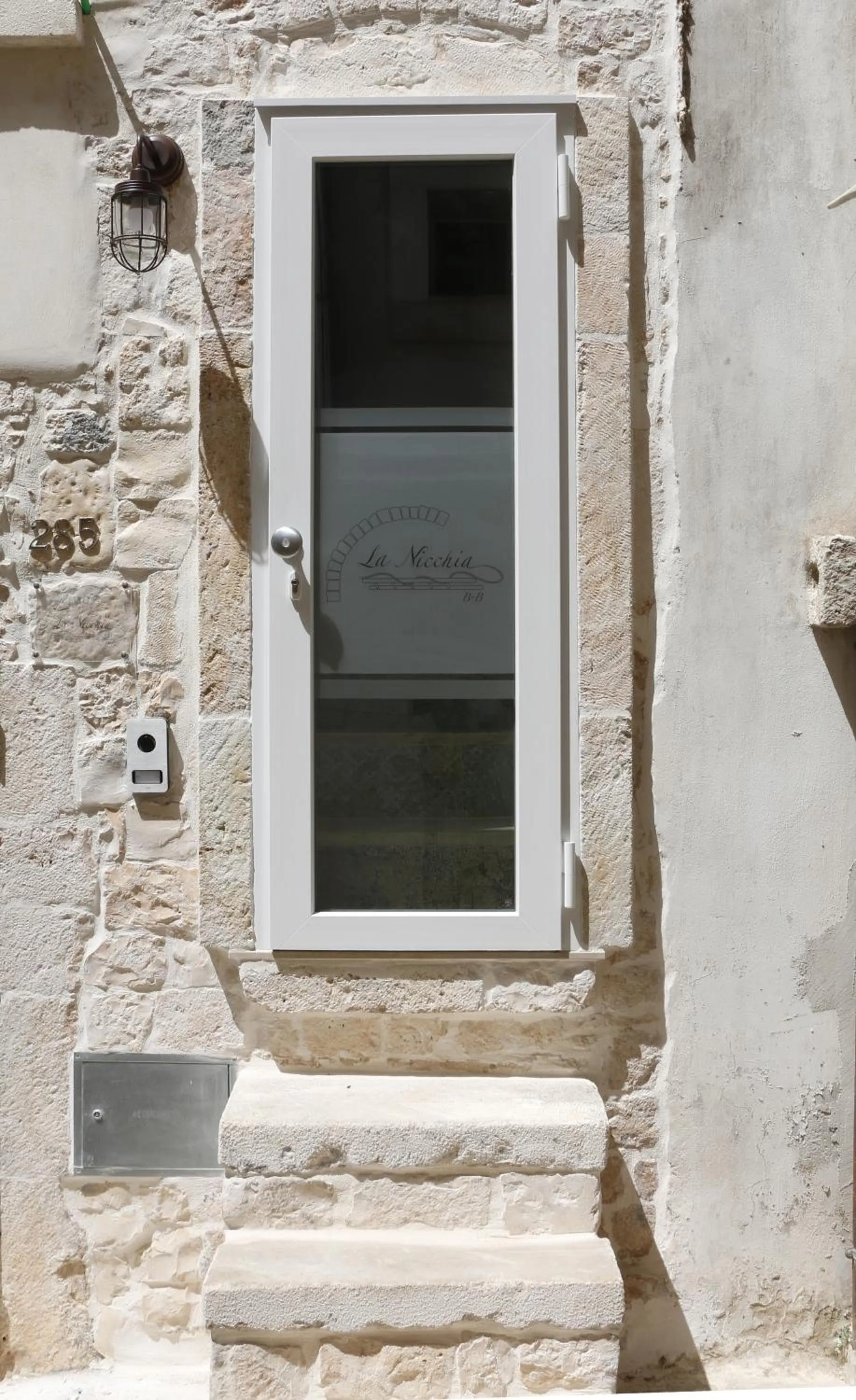 Facade/entrance in La Nicchia B&B