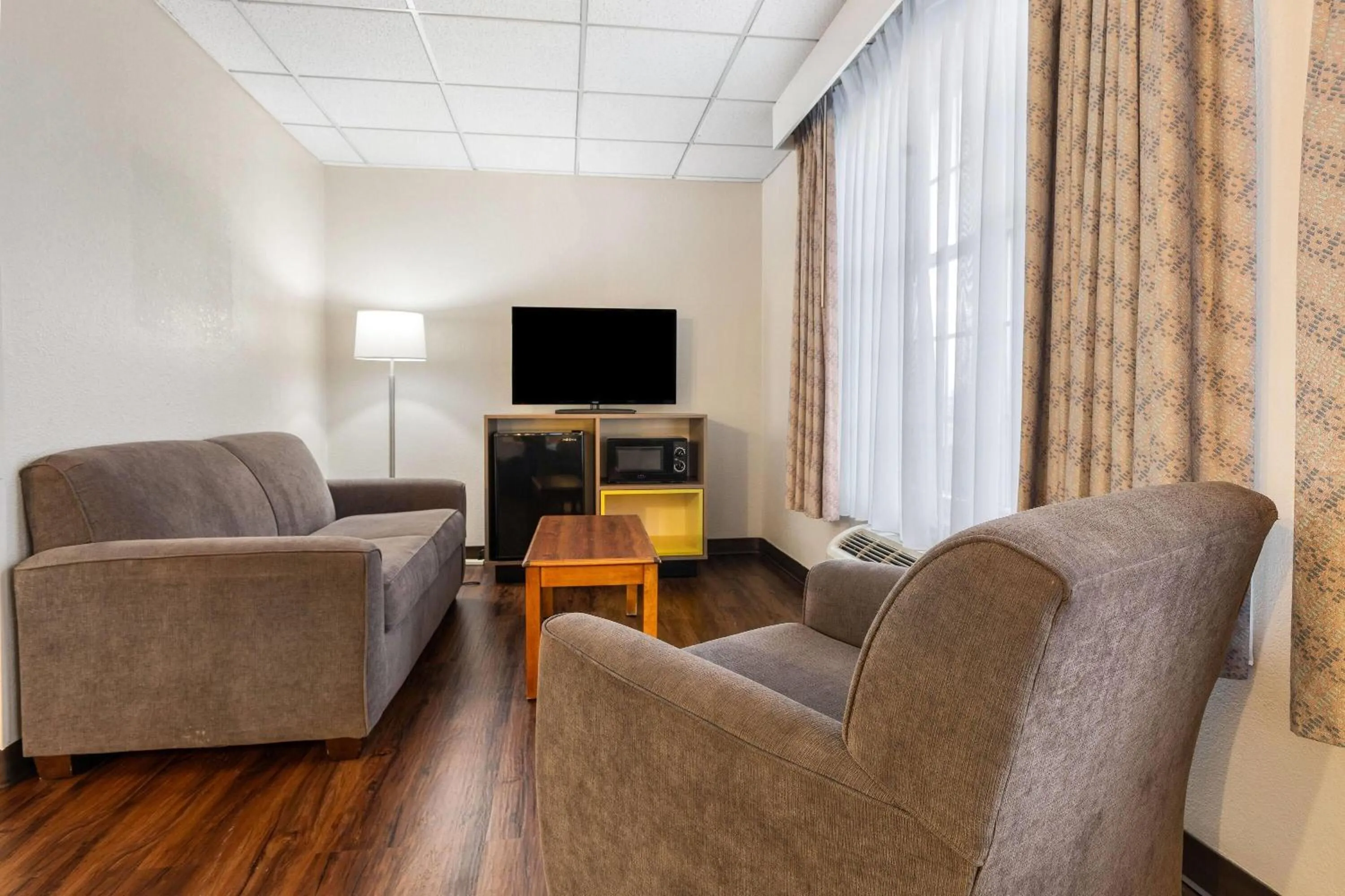 Photo of the whole room in Days Inn by Wyndham Madisonville