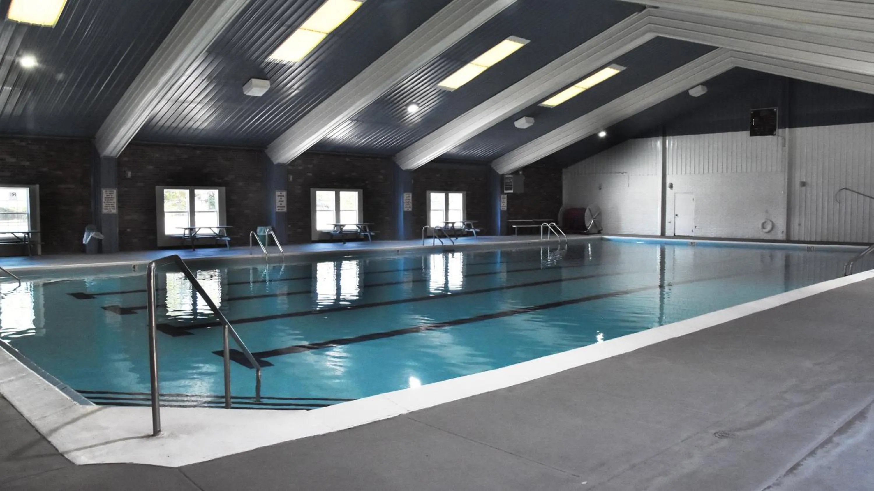 Swimming pool in Days Inn by Wyndham Madisonville