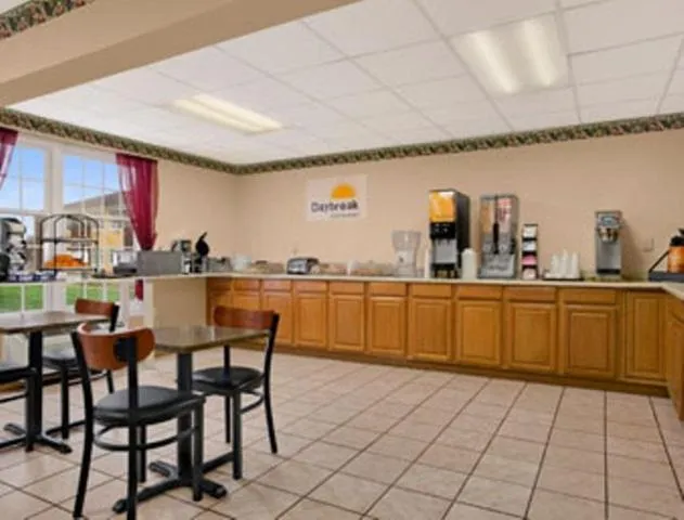 Restaurant/places to eat in Days Inn by Wyndham Madisonville