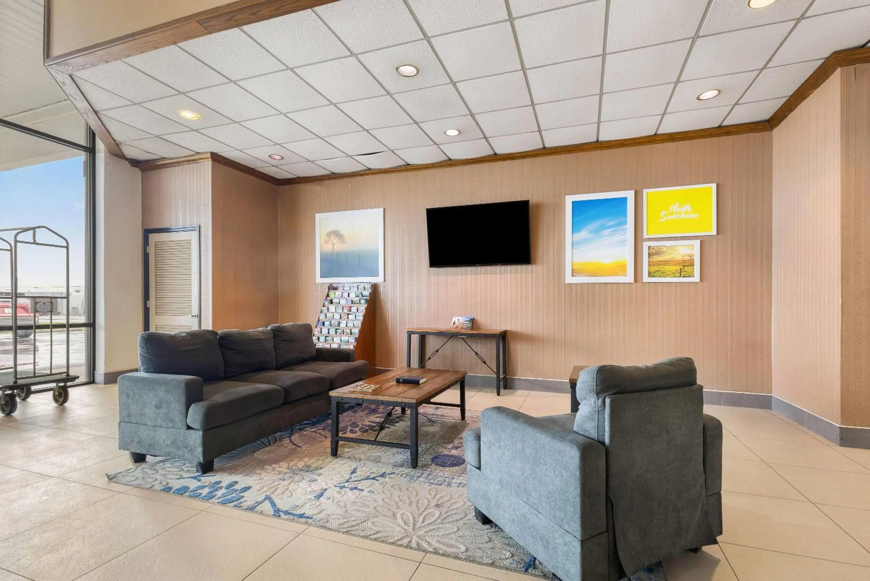 Lobby or reception in Days Inn by Wyndham Madisonville